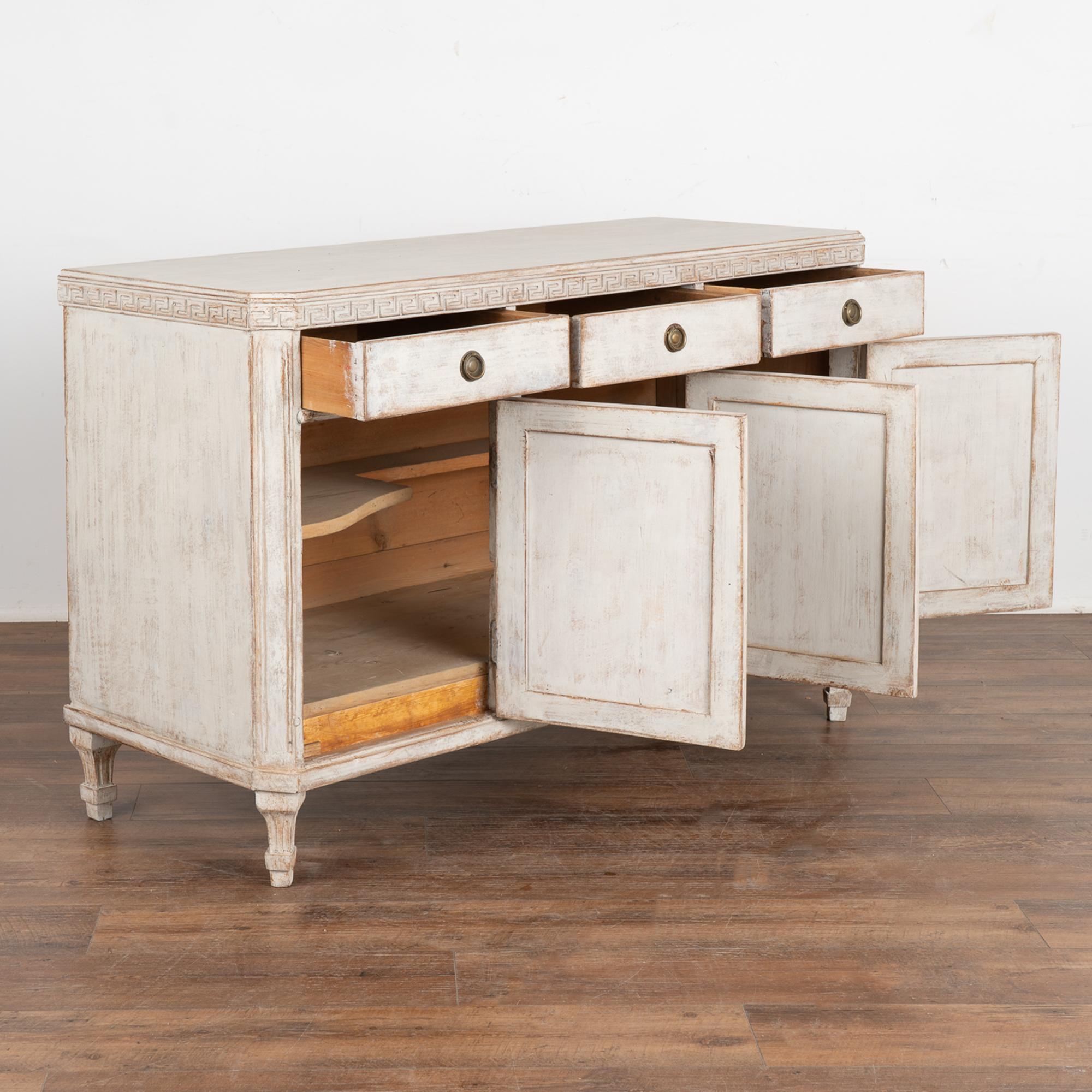 Swedish Gustavian Small White Sideboard or Console, circa 1840-60 In Good Condition For Sale In Round Top, TX