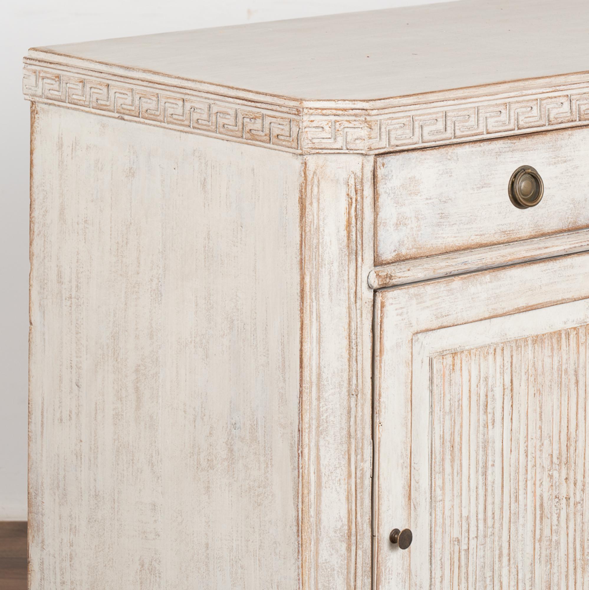 Swedish Gustavian Small White Sideboard or Console, circa 1840-60 For Sale 2
