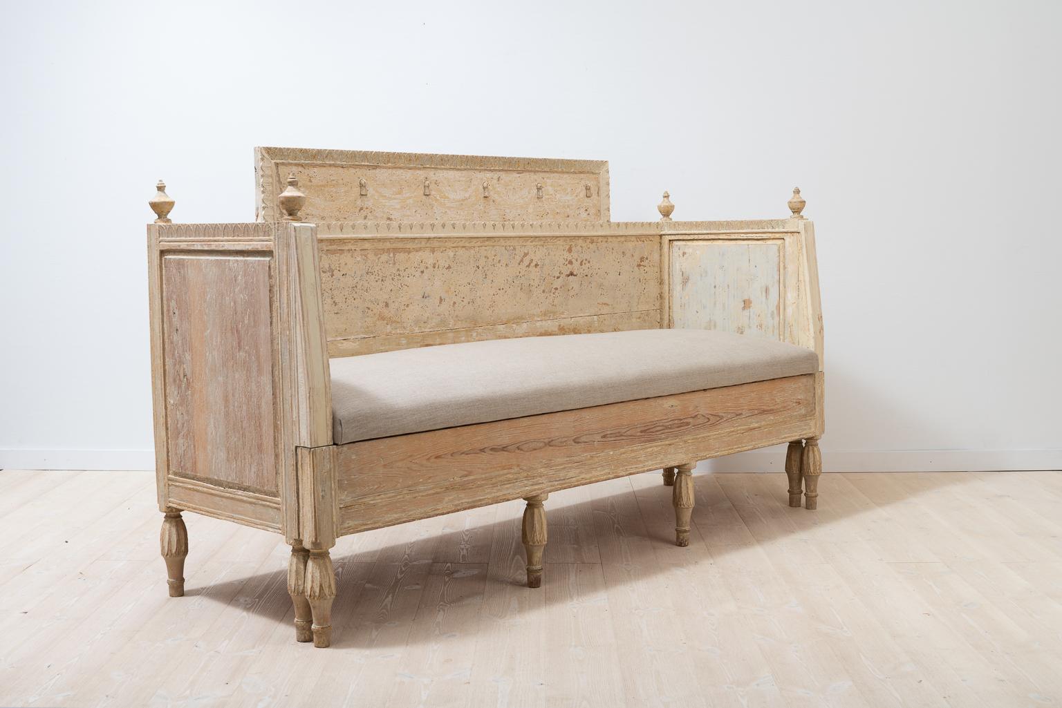 Hand-Painted Swedish Gustavian Sofa from the Late 18th Century