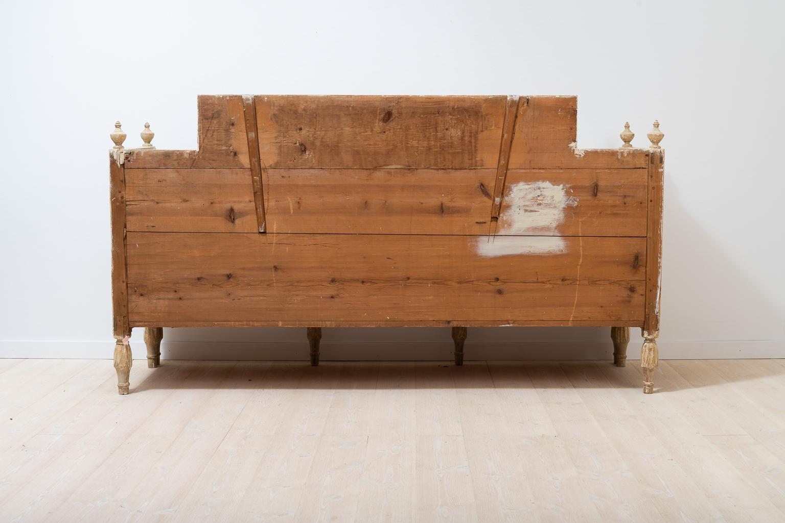 Swedish Gustavian Sofa from the Late 18th Century 2