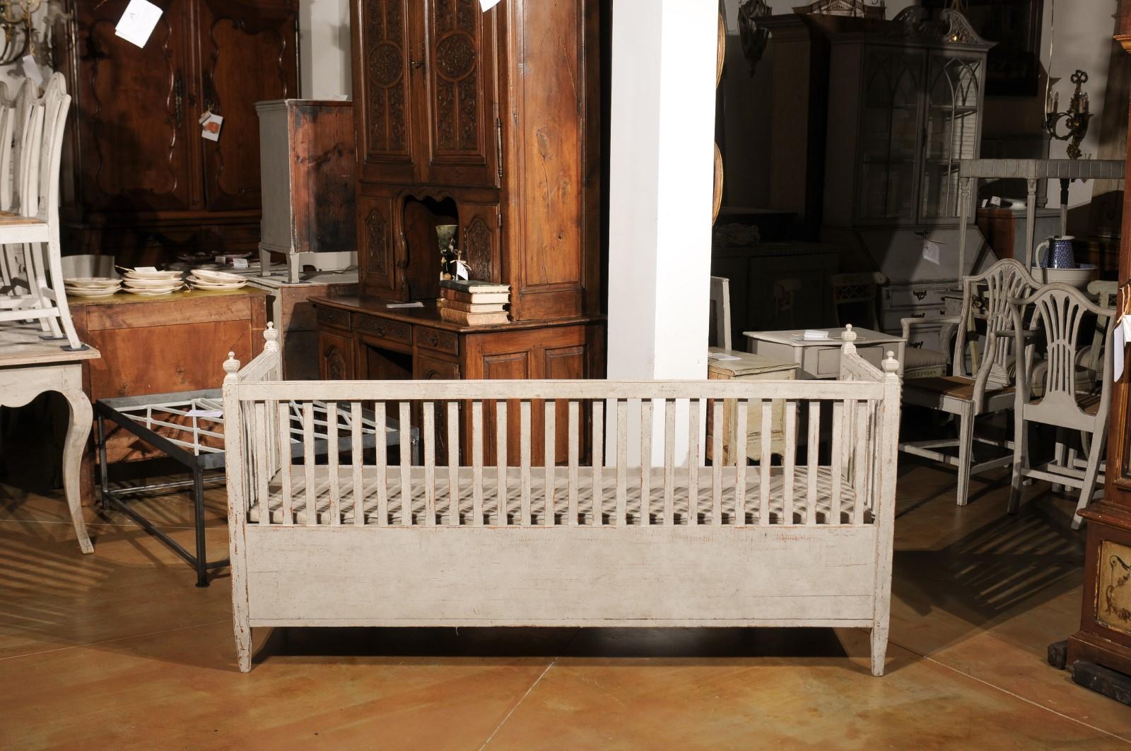 Swedish Gustavian Style 1830s Painted Sofa Bench with Lift Seat and Diamonds 2