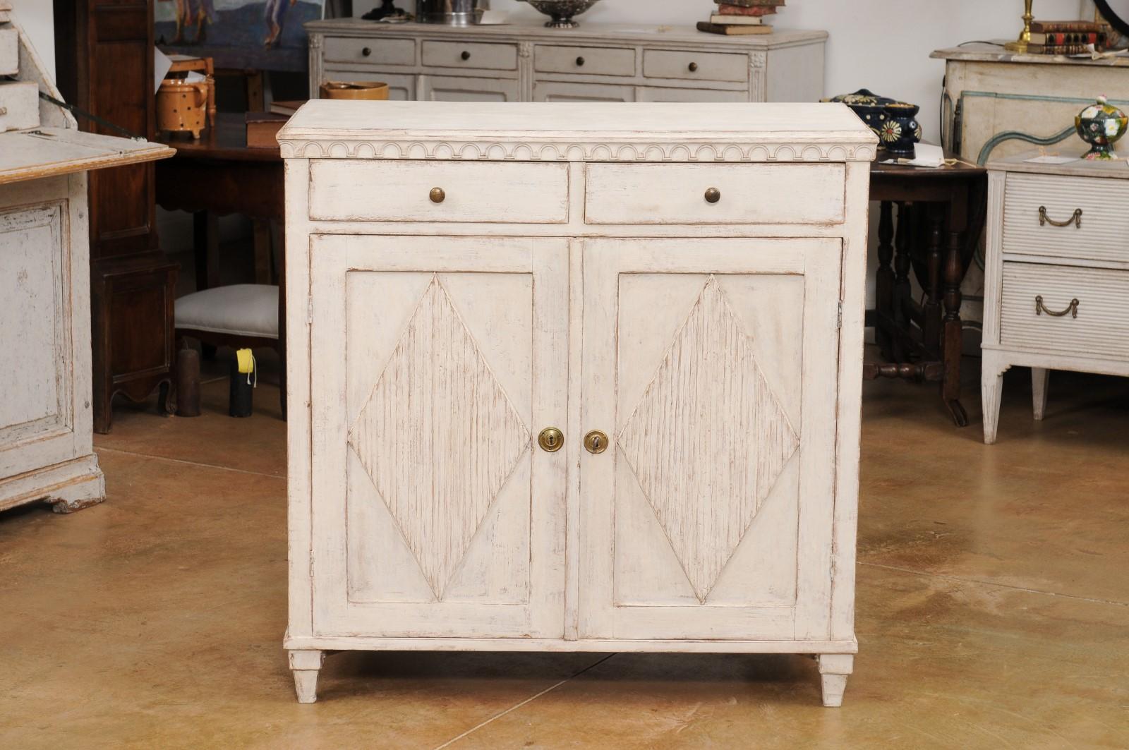Swedish Gustavian Style 1840s Painted Sideboard with Carved Diamond Décor 8