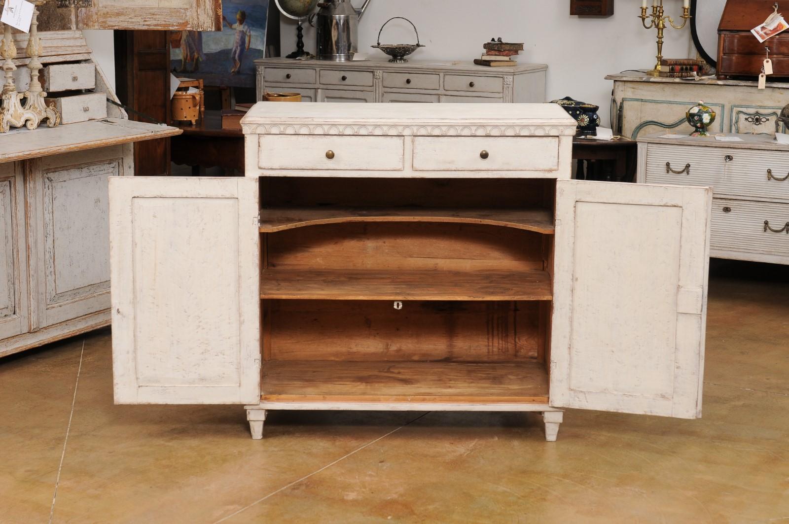 Swedish Gustavian Style 1840s Painted Sideboard with Carved Diamond Décor 9