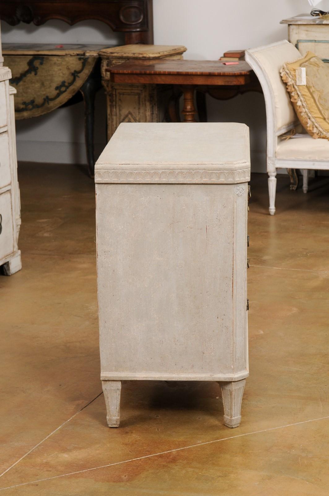 Swedish Gustavian Style 1840s Painted Three-Drawer Chest with Carved Frieze 2