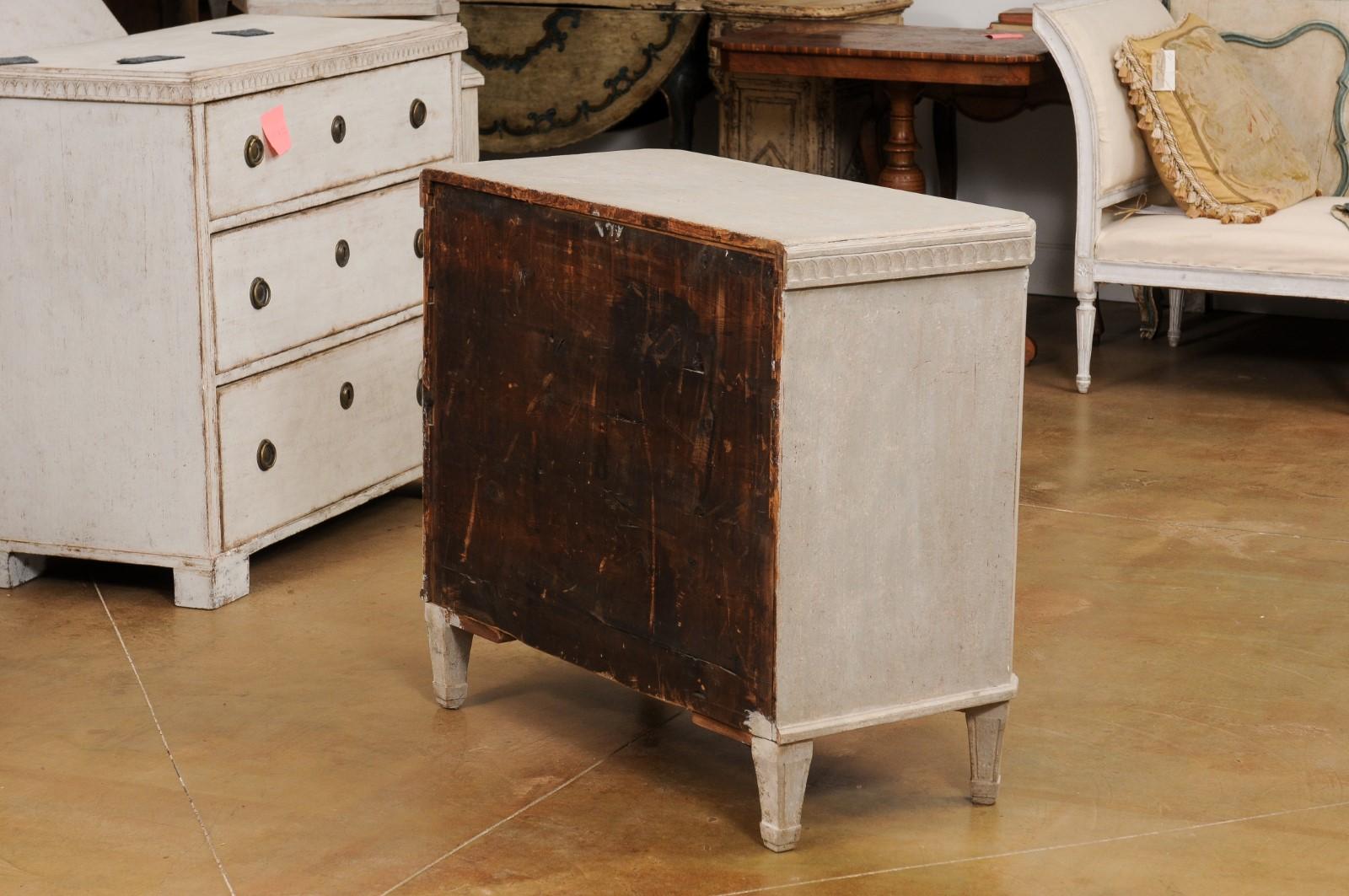 Swedish Gustavian Style 1840s Painted Three-Drawer Chest with Carved Frieze 3