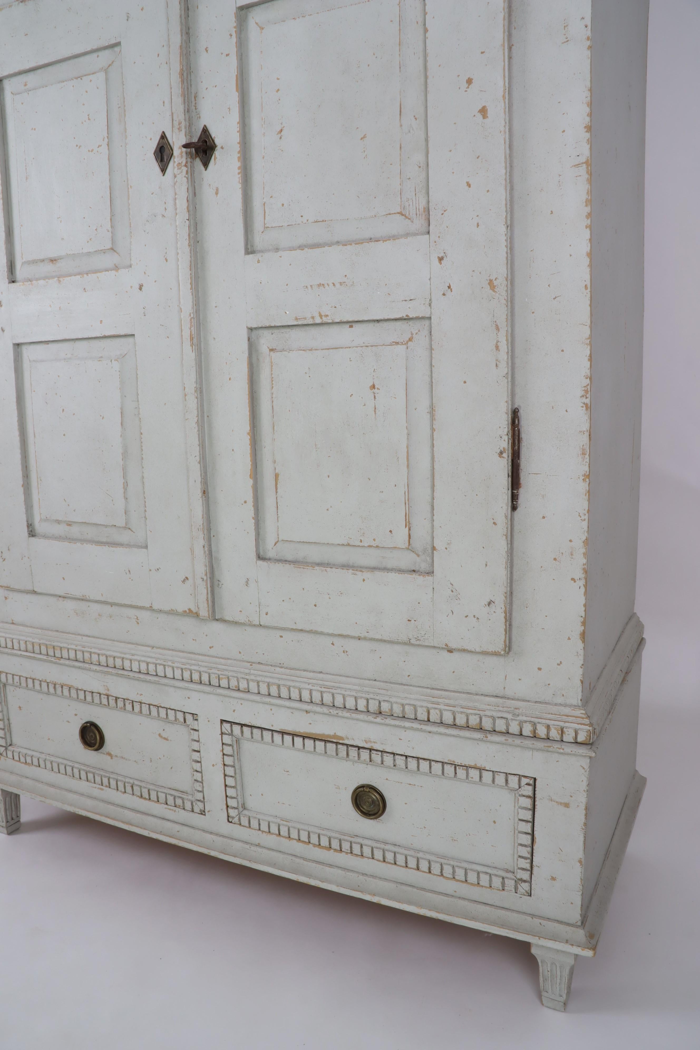 Swedish Gustavian Style 1850s Gray Painted Wardrobe with Doors and Drawers 4