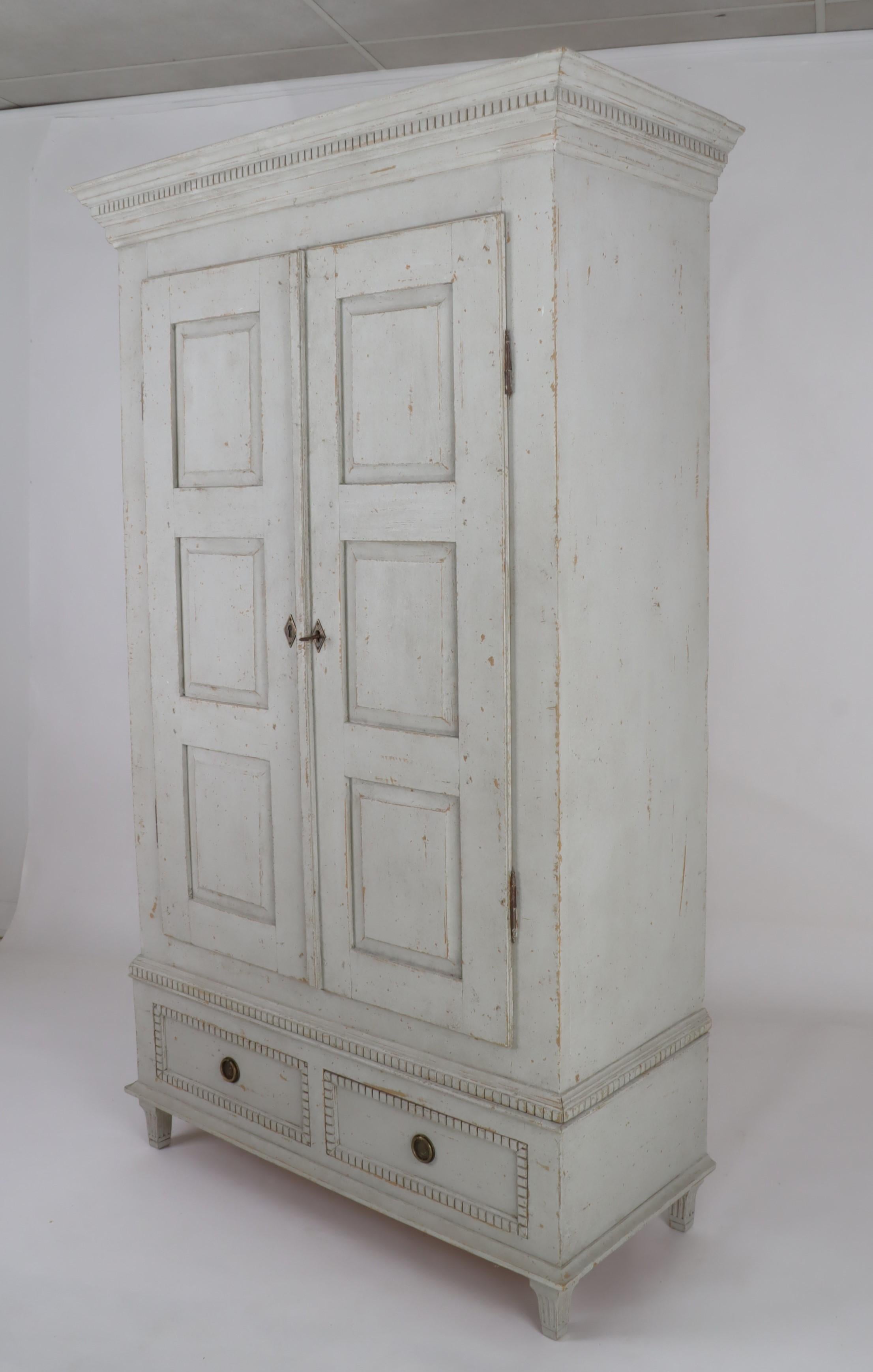 Swedish Gustavian Style 1850s Gray Painted Wardrobe with Doors and Drawers 5
