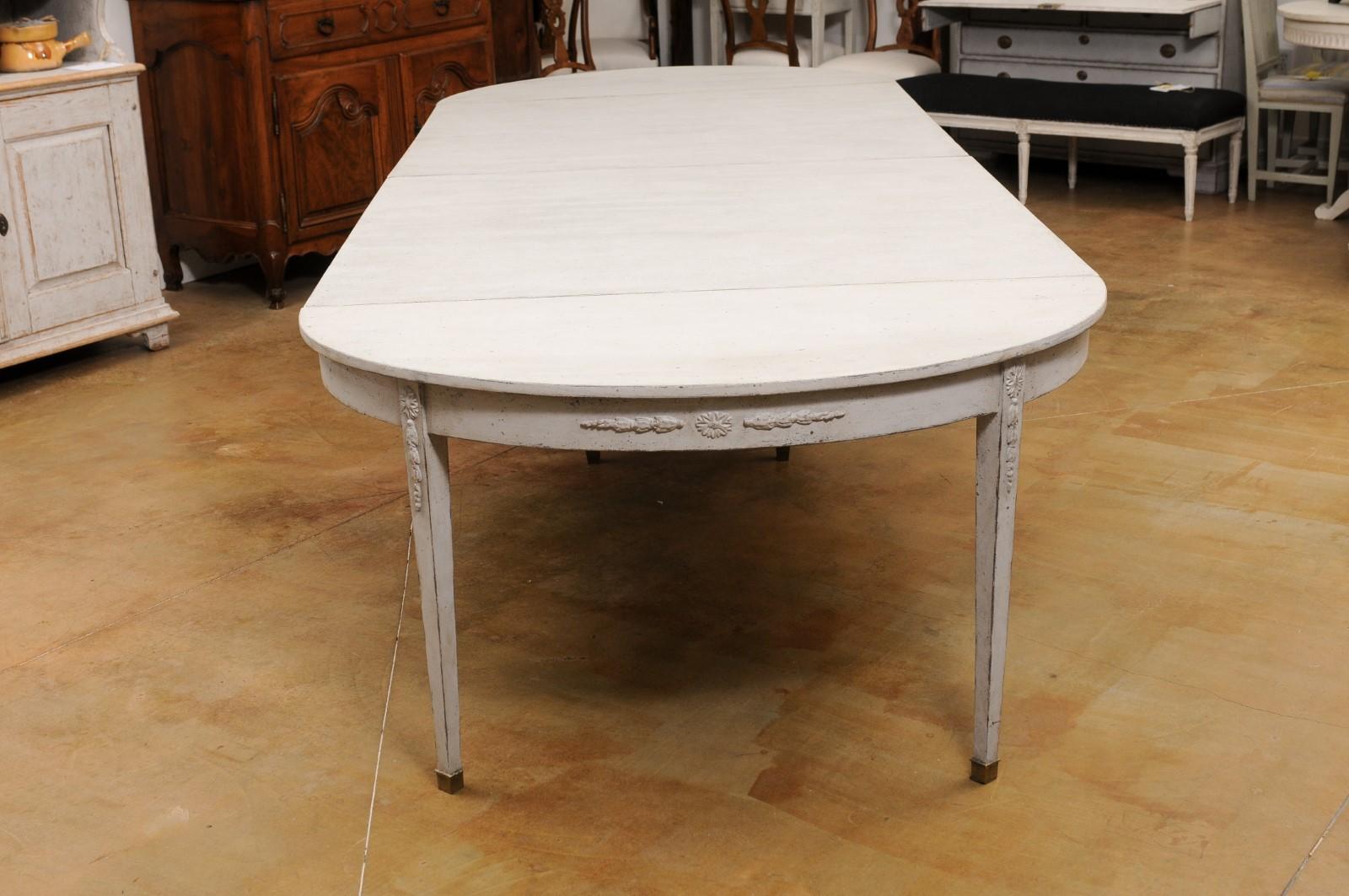 Swedish Gustavian Style 1850s Oval Dining Room Extension Table with Two Leaves 7