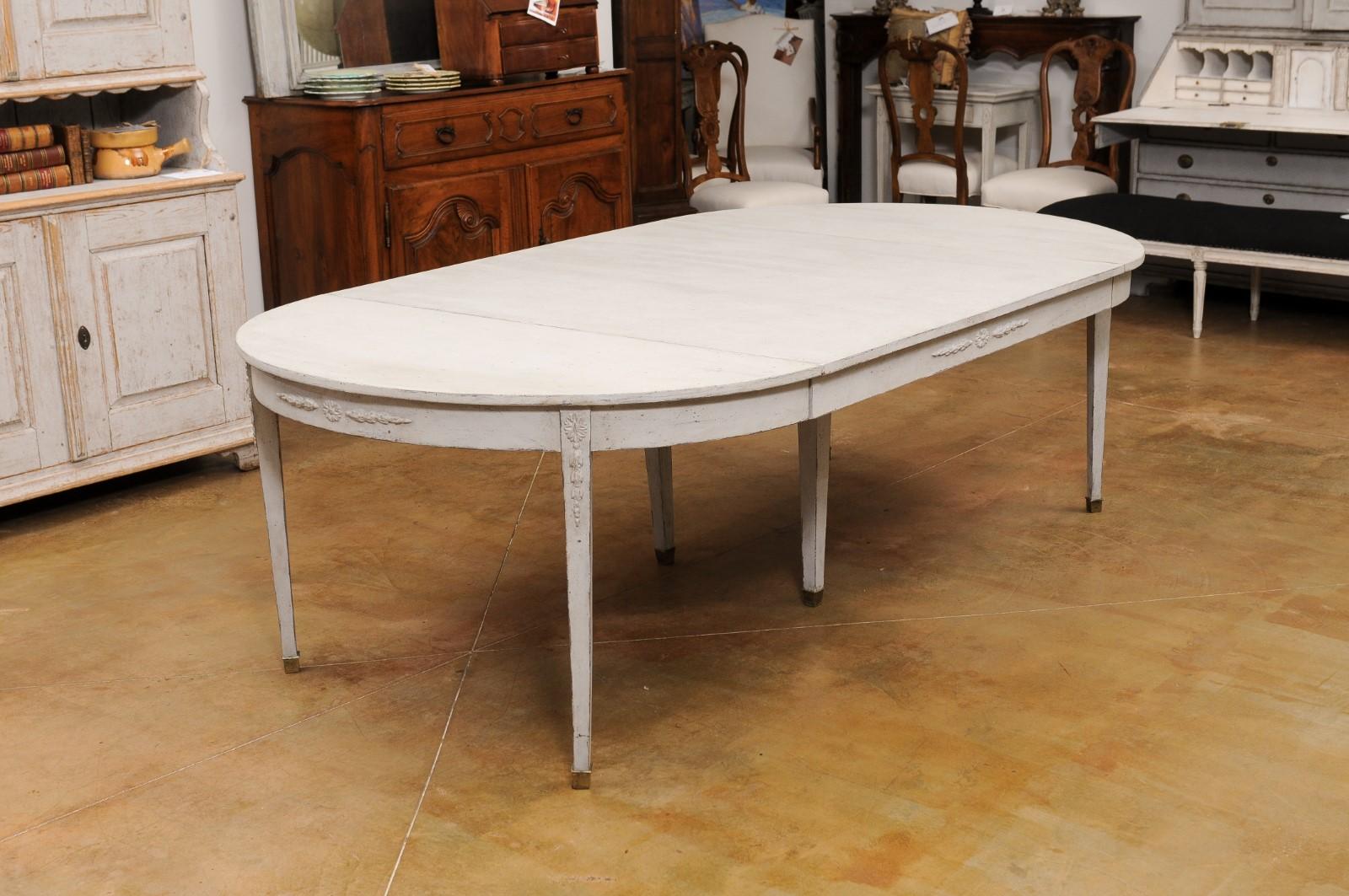 Wood Swedish Gustavian Style 1850s Oval Dining Room Extension Table with Two Leaves