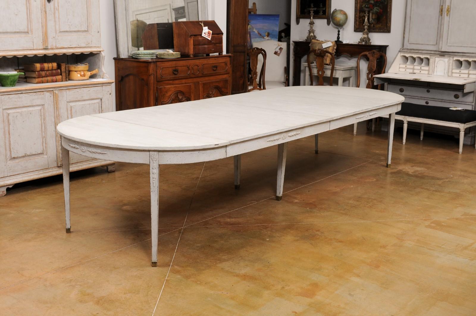 Swedish Gustavian Style 1850s Oval Dining Room Extension Table with Two Leaves 2
