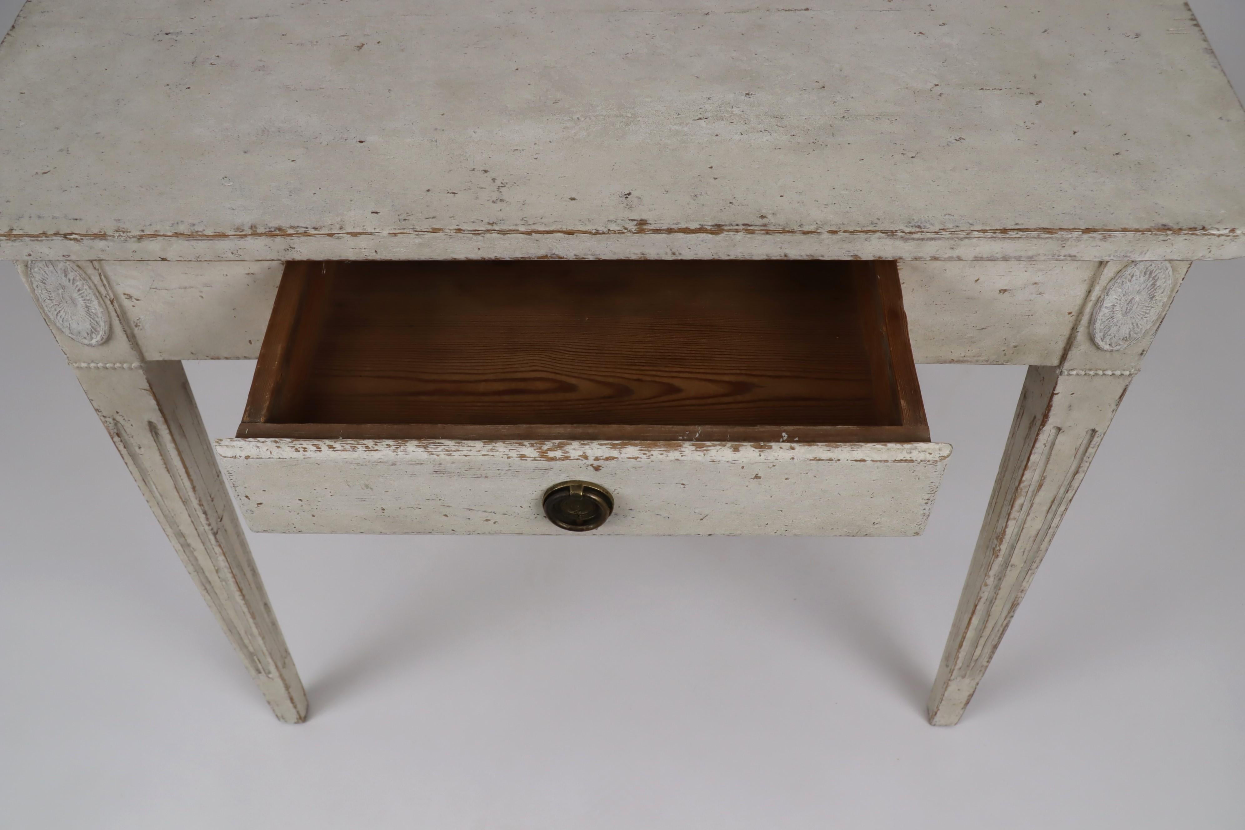 Carved Swedish Gustavian Style 1850s Painted Desk with Single Drawer and Tapered Legs For Sale