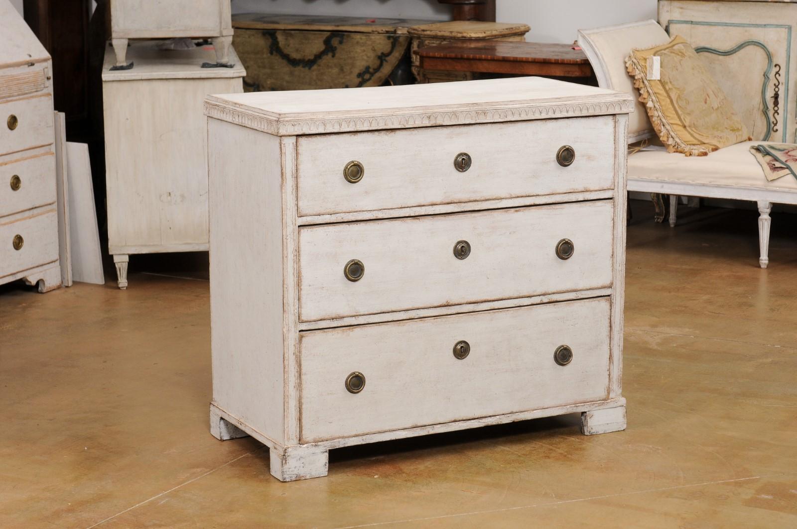 Swedish Gustavian Style 1850s Painted Three-Drawer Chest with Carved Motifs In Good Condition In Atlanta, GA