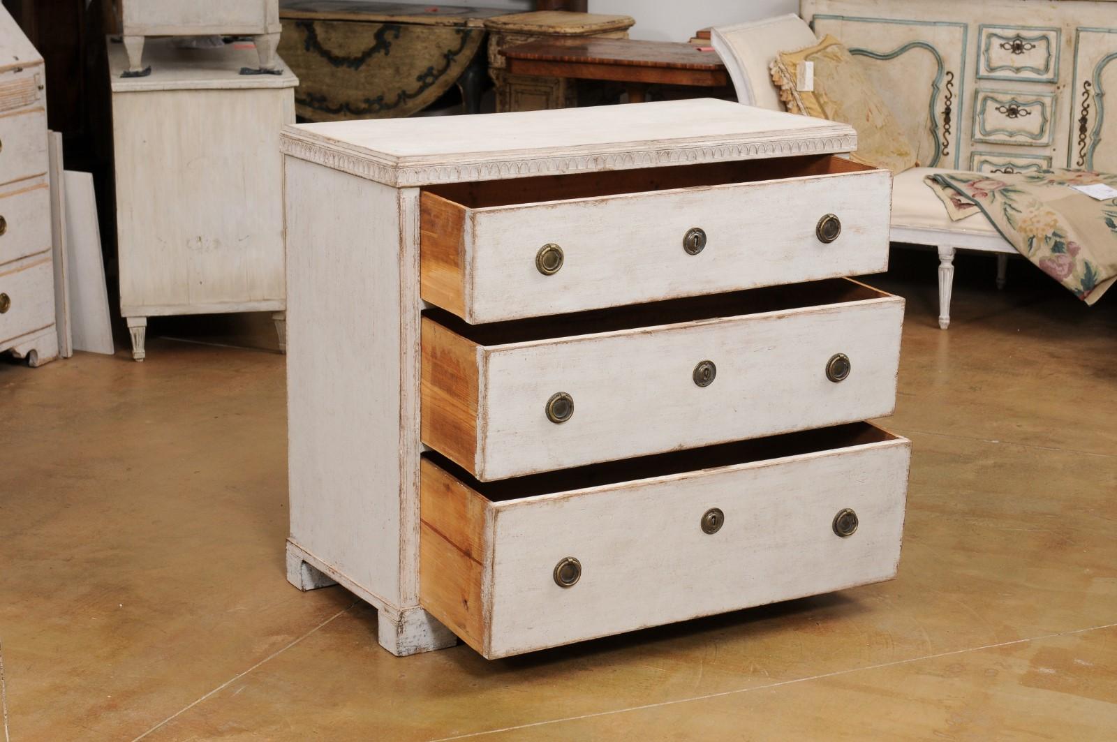 Swedish Gustavian Style 1850s Painted Three-Drawer Chest with Carved Motifs 2