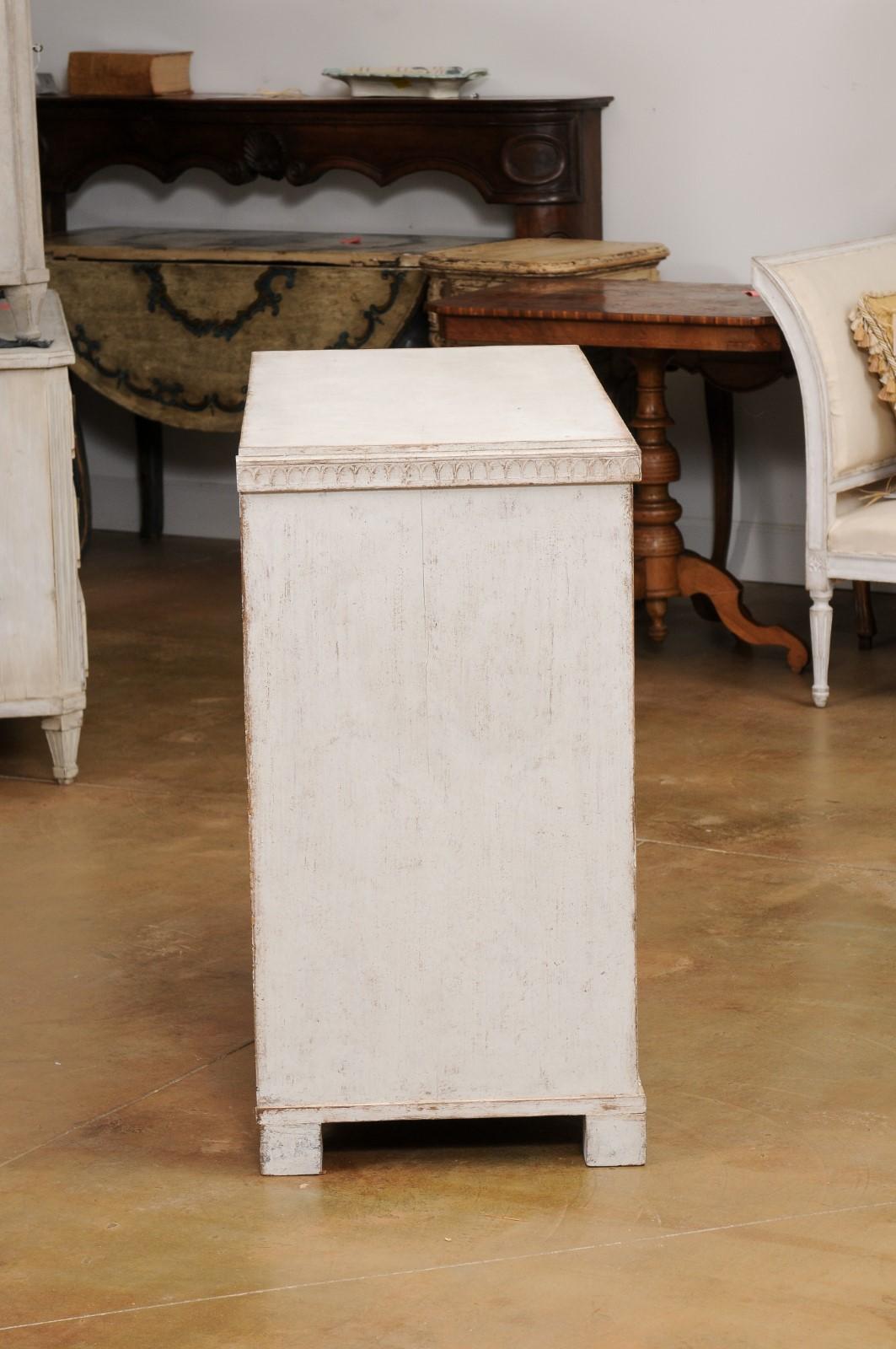 Swedish Gustavian Style 1850s Painted Three-Drawer Chest with Carved Motifs 3