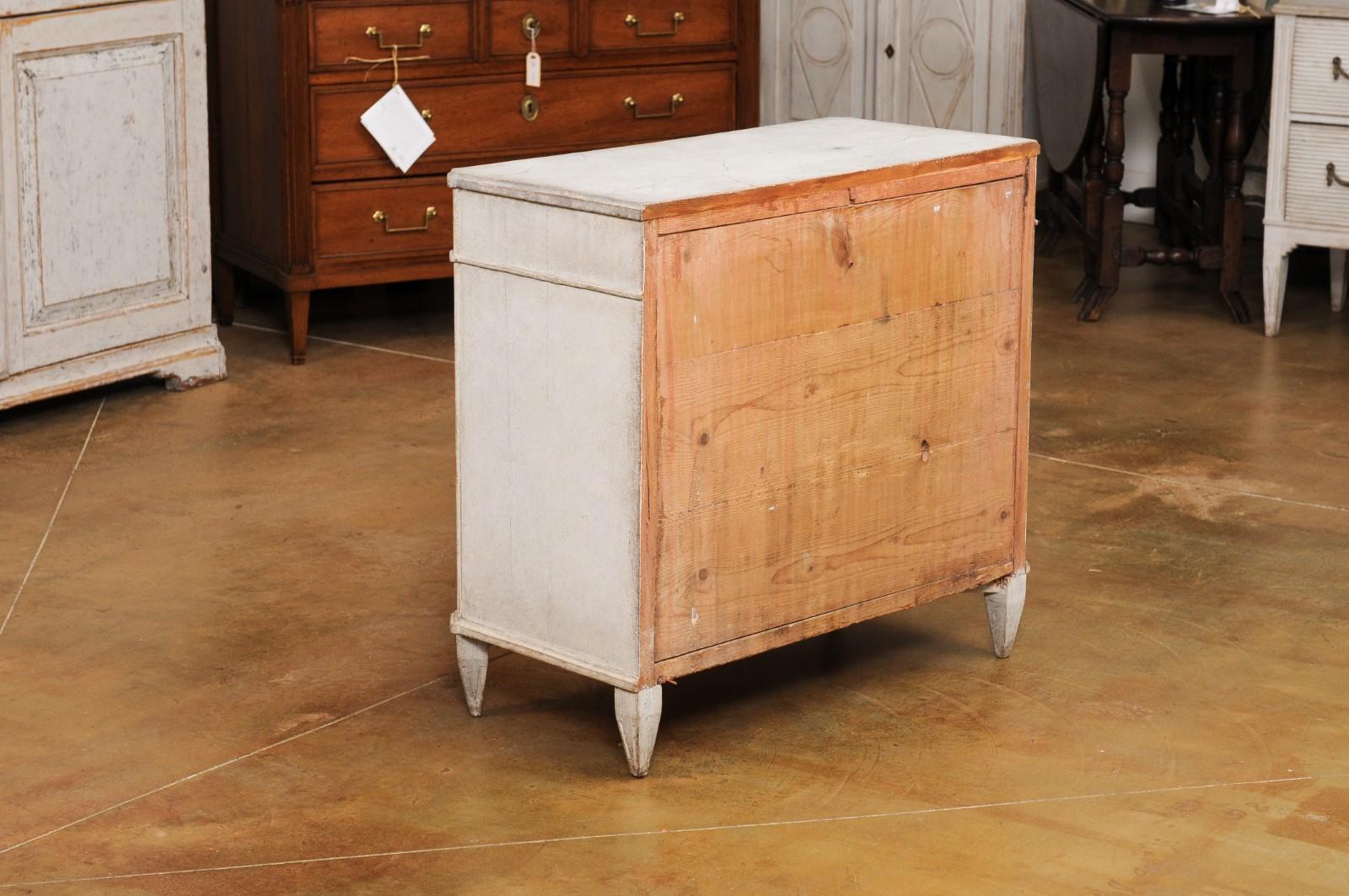 Swedish Gustavian Style 1860s Painted Chest with Five Drawers and Fluted Motifs For Sale 2