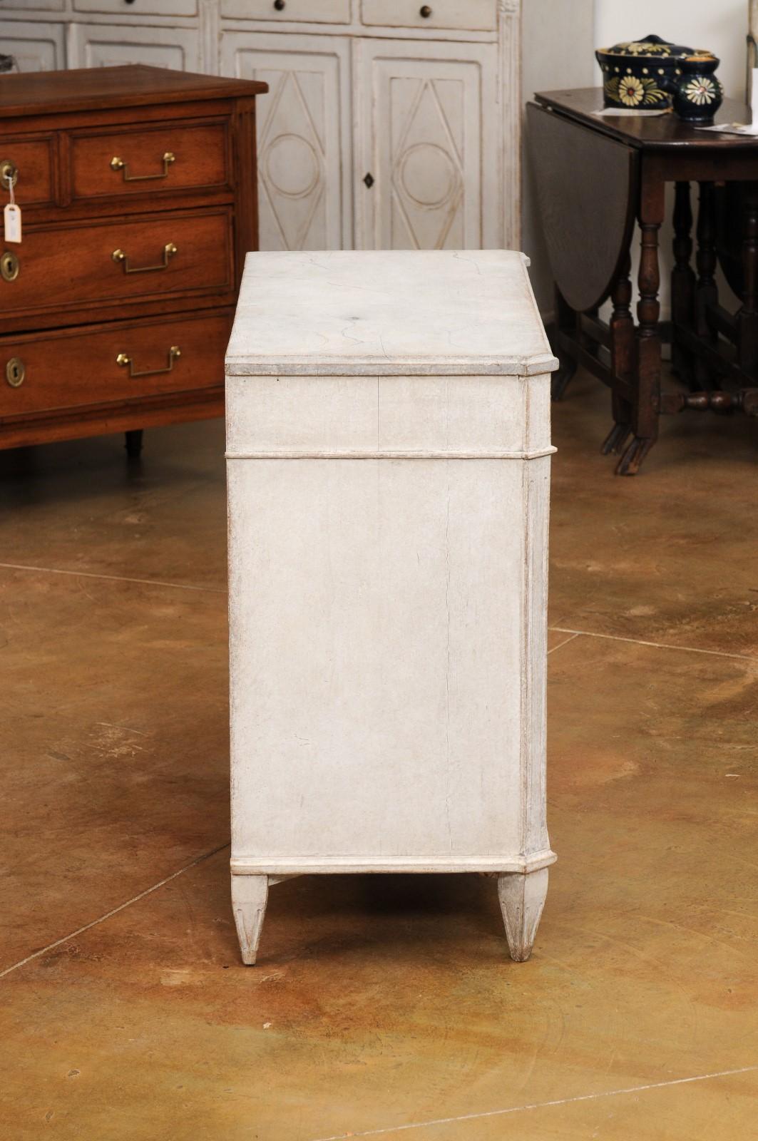 19th Century Swedish Gustavian Style 1860s Painted Chest with Five Drawers and Fluted Motifs For Sale