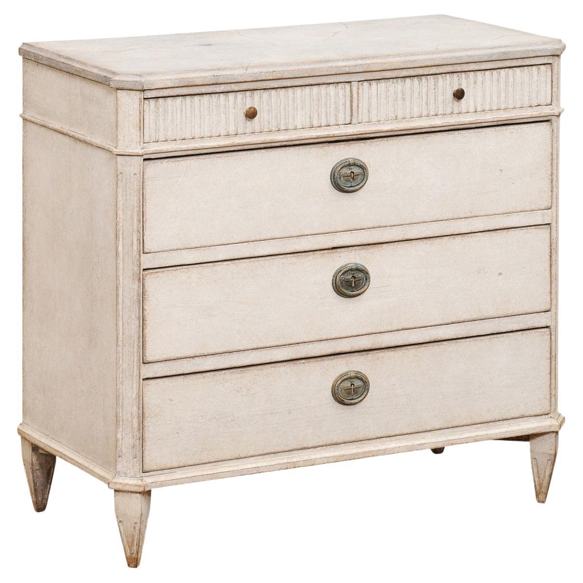 Swedish Gustavian Style 1860s Painted Chest with Five Drawers and Fluted Motifs For Sale