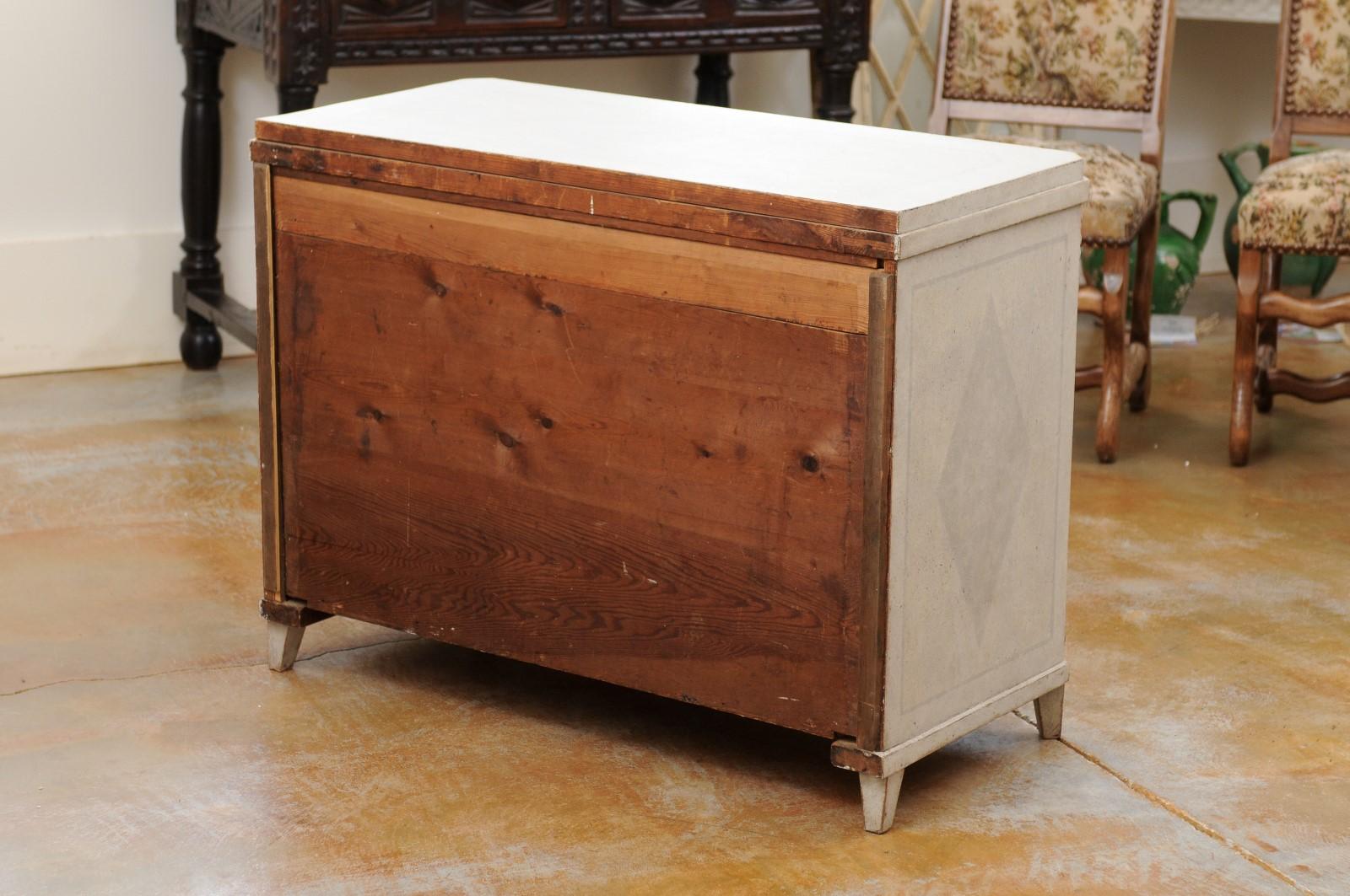 Swedish Gustavian Style 1860s Painted Wood Three-Drawer Chest with Carved Motifs For Sale 5