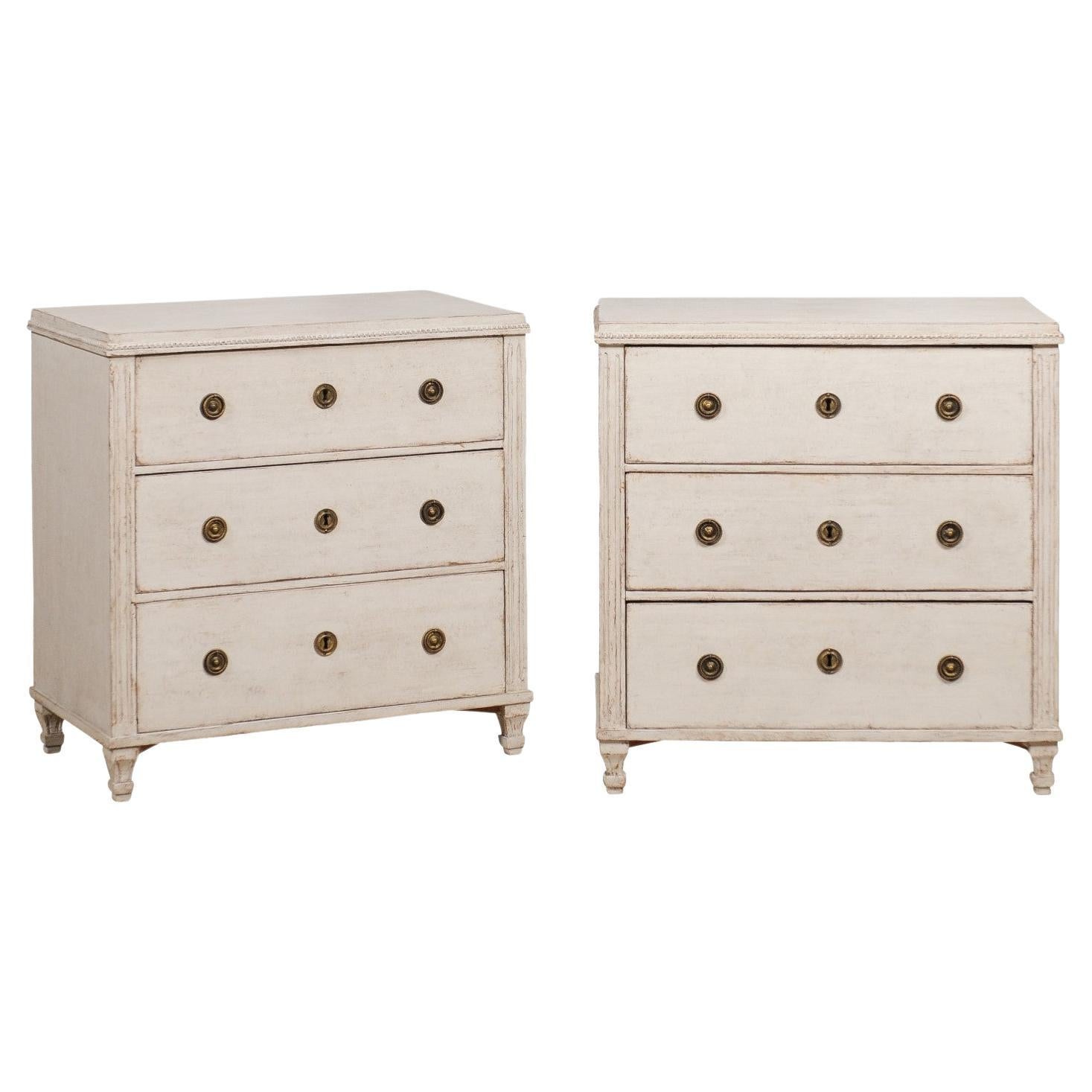 Swedish Gustavian Style 1880s Gray Beige Painted Three-Drawer Chests, a Pair