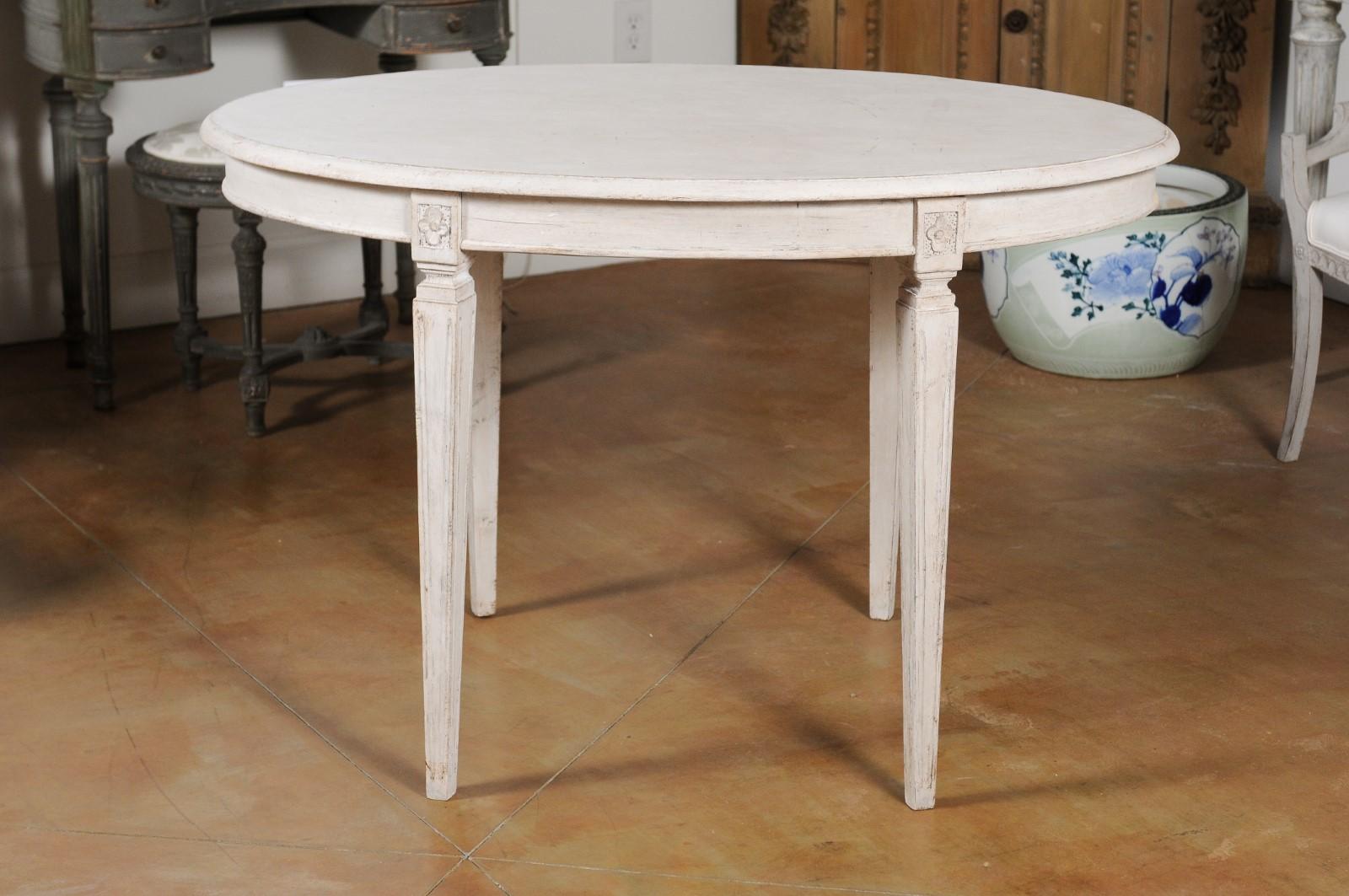 Swedish Gustavian Style 1880s Oval Top Painted Table with Tapered Fluted Legs 1