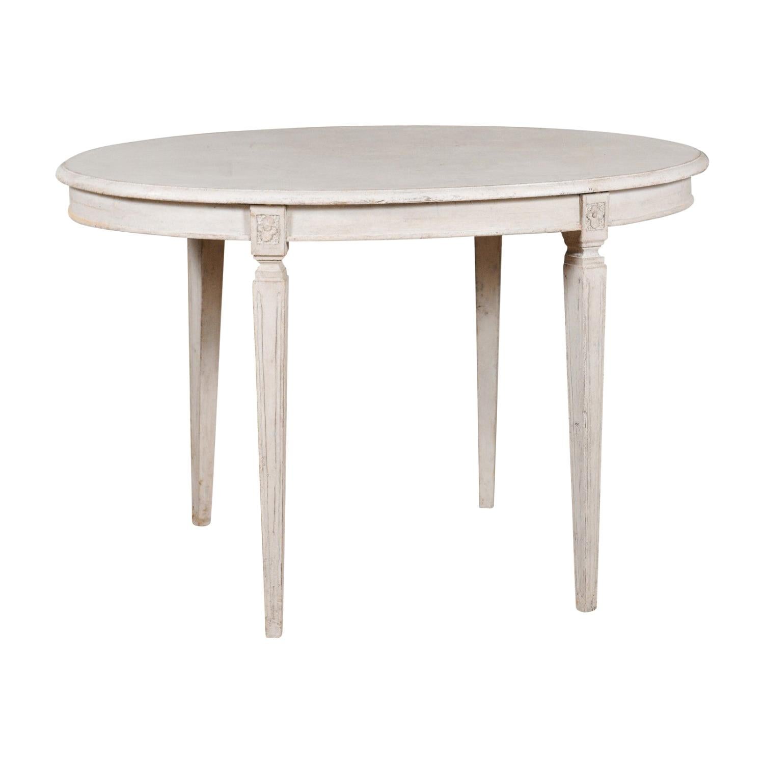 Swedish Gustavian Style 1880s Oval Top Painted Table with Tapered Fluted Legs