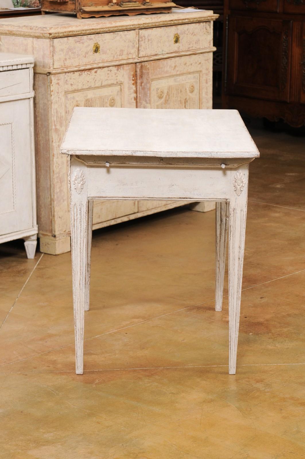 Swedish Gustavian Style 1880s Painted and Carved Side Table with Reeded Drawer 6