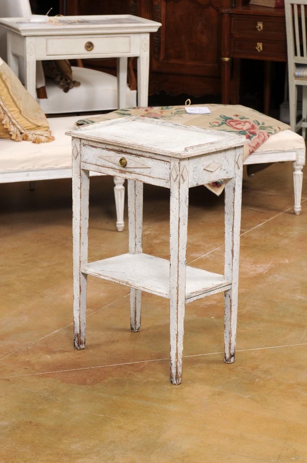 Swedish Gustavian Style 1880s Painted Lamp Table with Carved Diamond Motifs 7