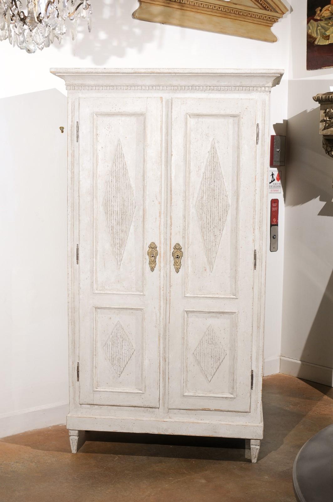 Swedish Gustavian Style 1880s Painted Linen Cabinet with Carved Diamond Motifs 8