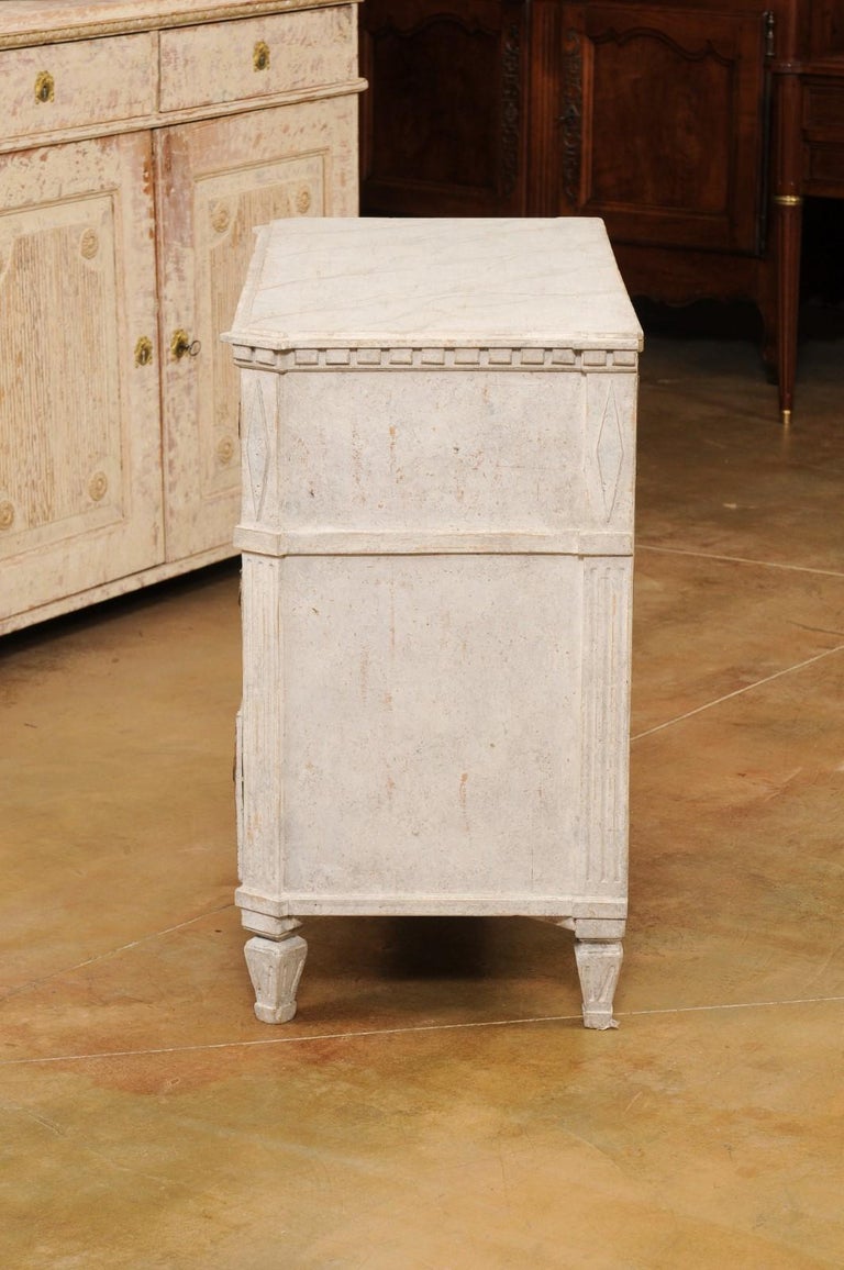 Swedish Gustavian Style 1880s Painted Three-Drawer Chest with Diamond Motif 4