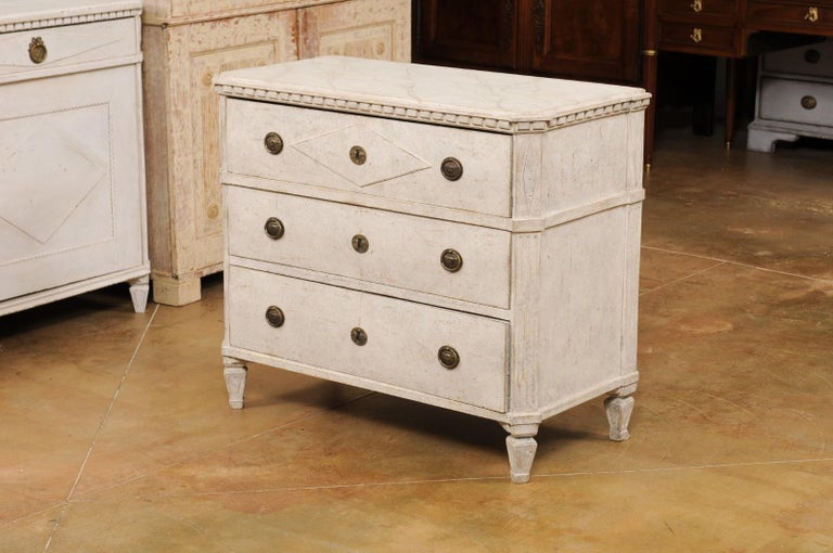 Swedish Gustavian Style 1880s Painted Three-Drawer Chest with Diamond Motif 5