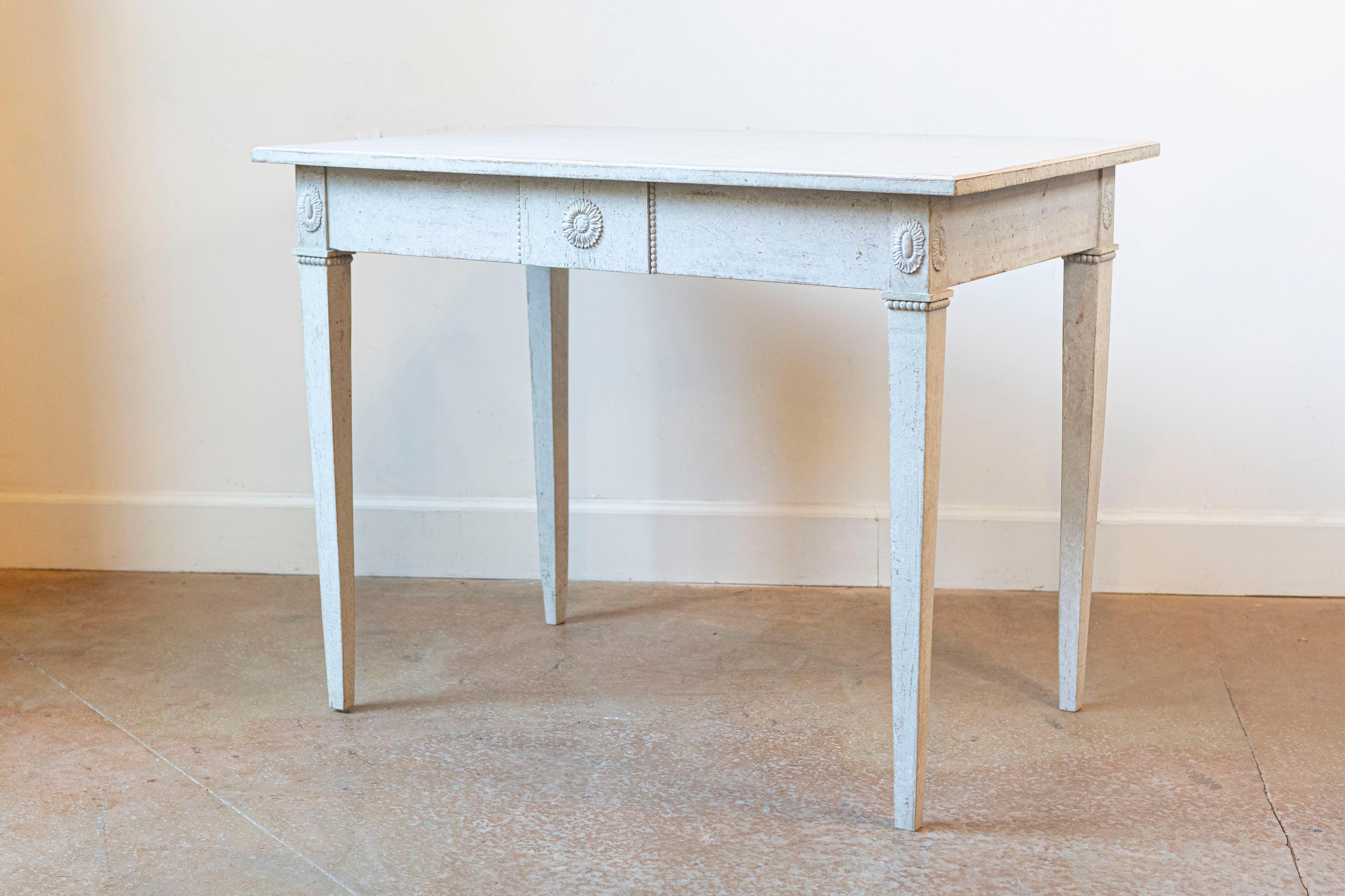 Swedish Gustavian Style 1880s Painted Wood Table with Carved Rosettes and Beads In Good Condition For Sale In Atlanta, GA
