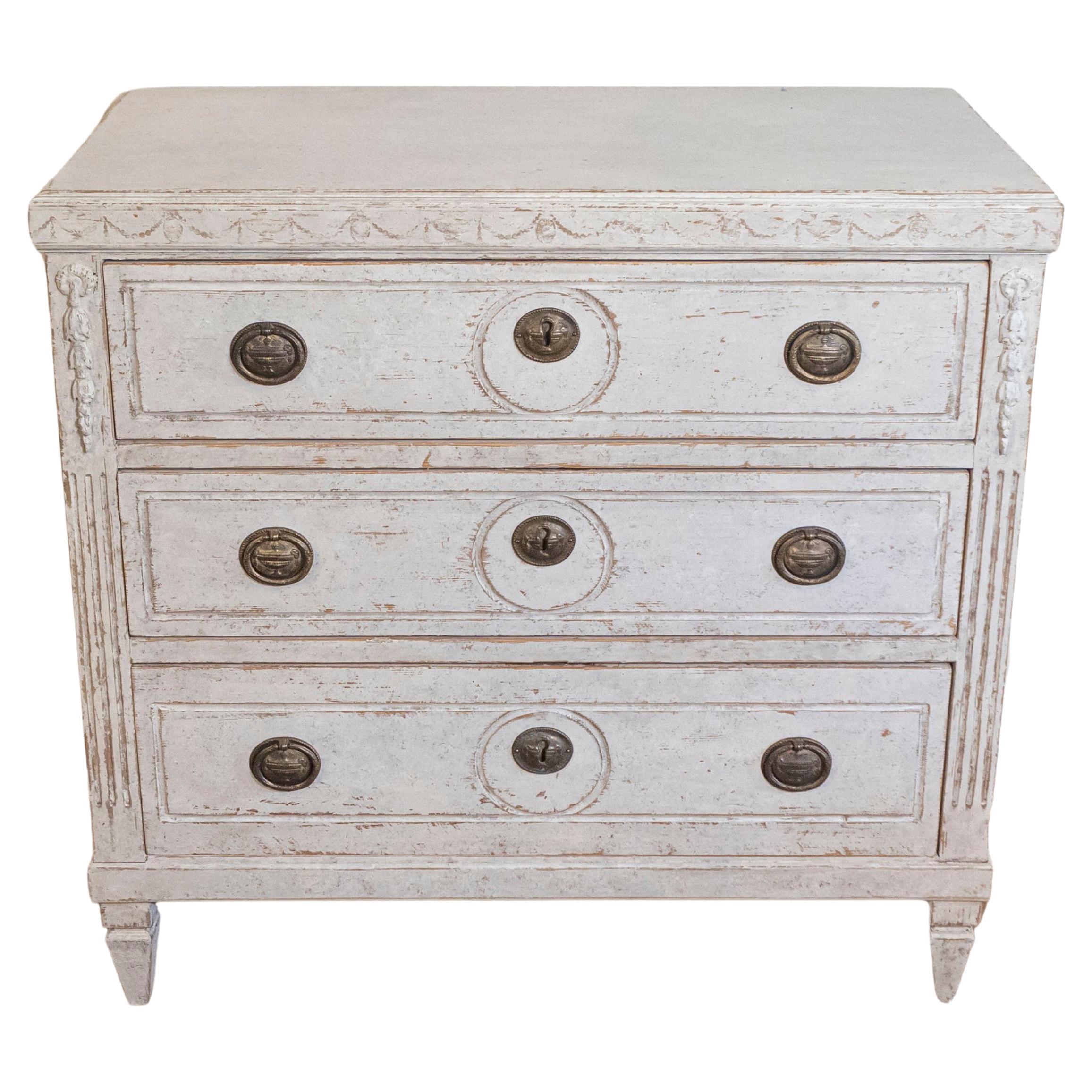 Swedish Gustavian Style 1880s Three-Drawer Painted Chest with Carved Décor