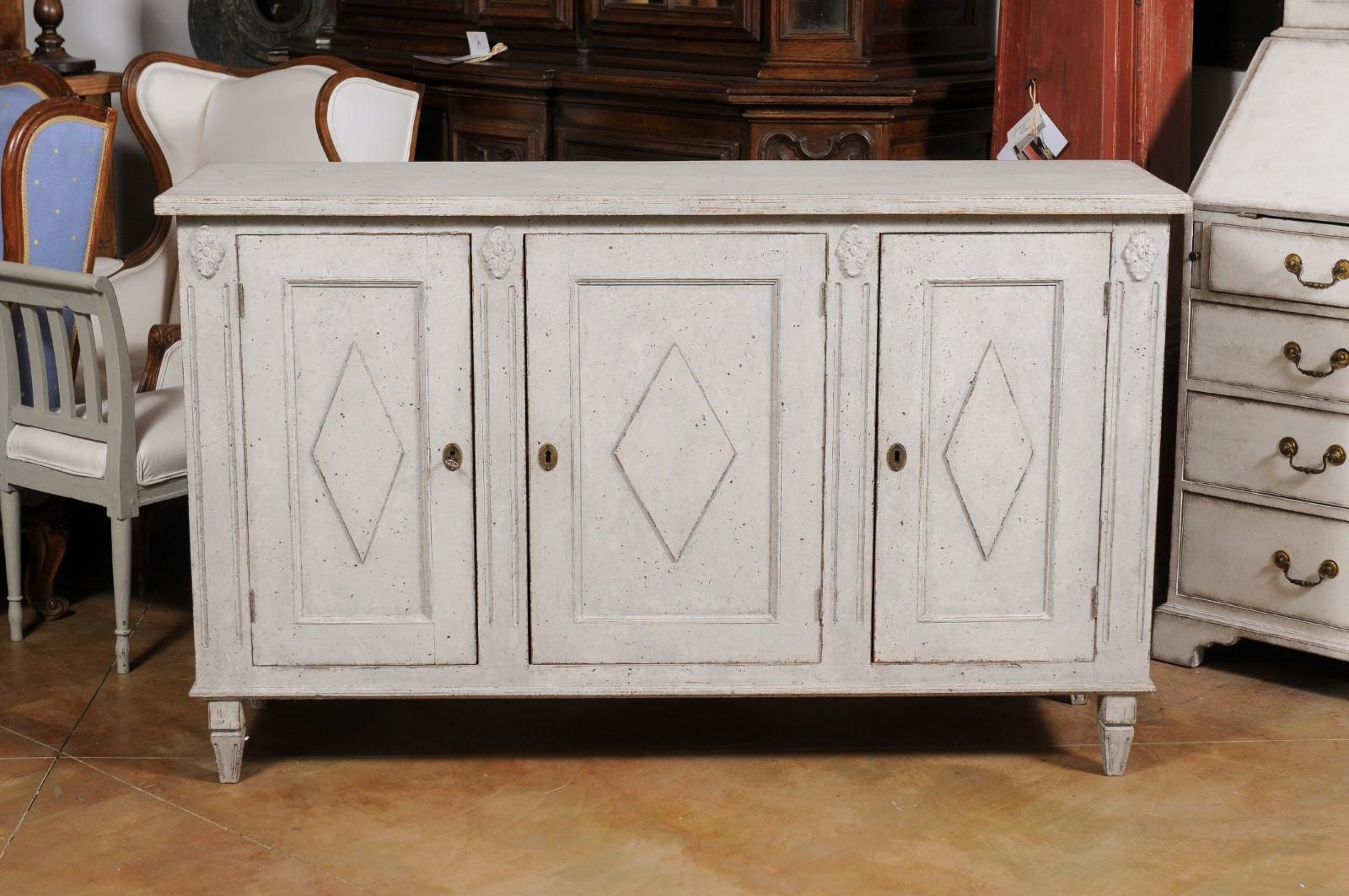 Swedish Gustavian Style 1890s Painted Sideboard with Doors and Diamond Motifs 6