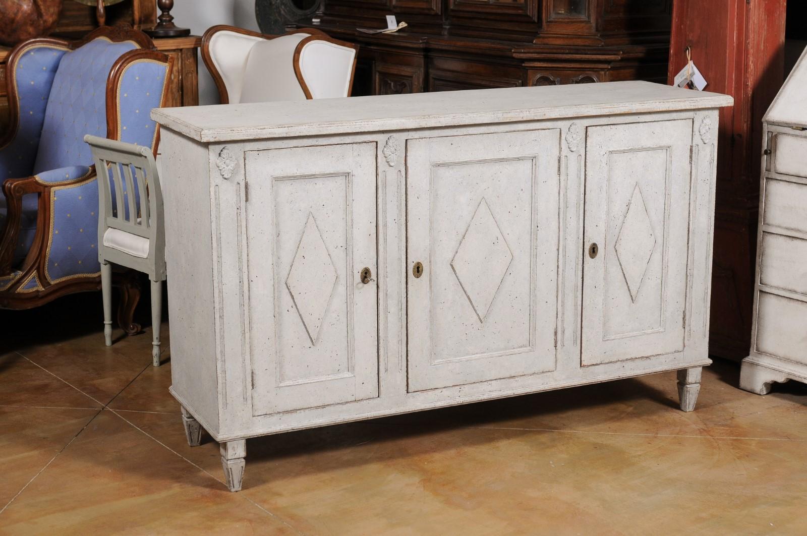 Swedish Gustavian Style 1890s Painted Sideboard with Doors and Diamond Motifs 7