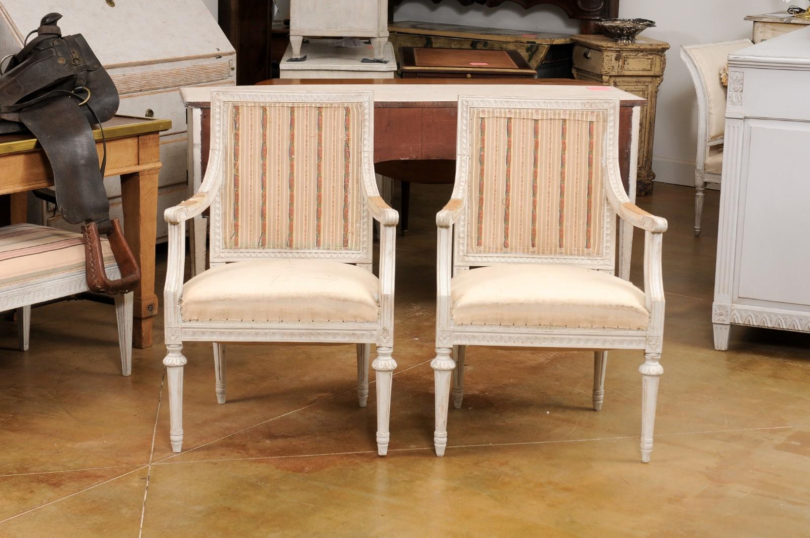 Swedish Gustavian Style 1900 Painted Wood Armchairs with Carved Aprons For Sale 5