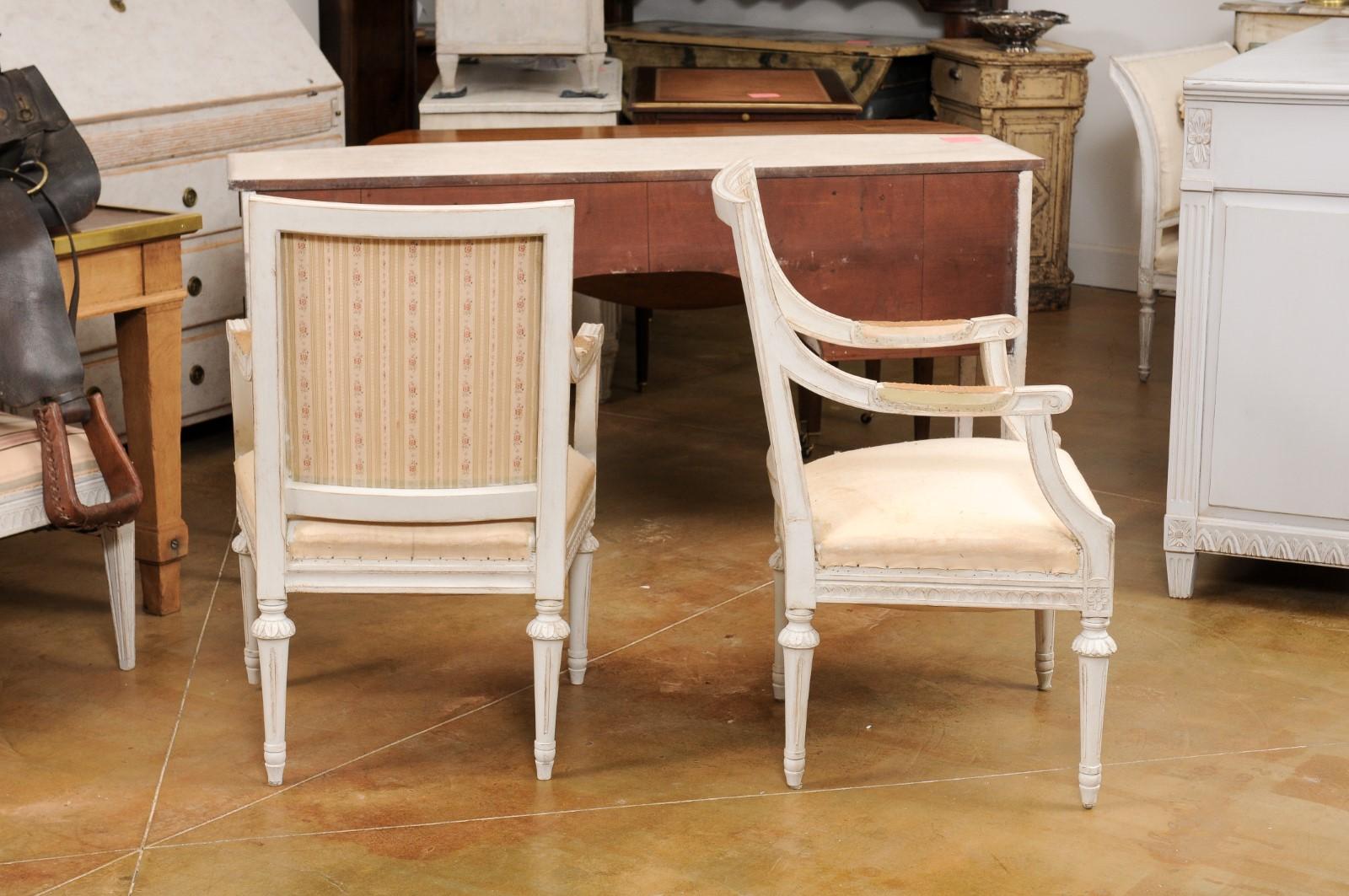 Swedish Gustavian Style 1900 Painted Wood Armchairs with Carved Aprons For Sale 1