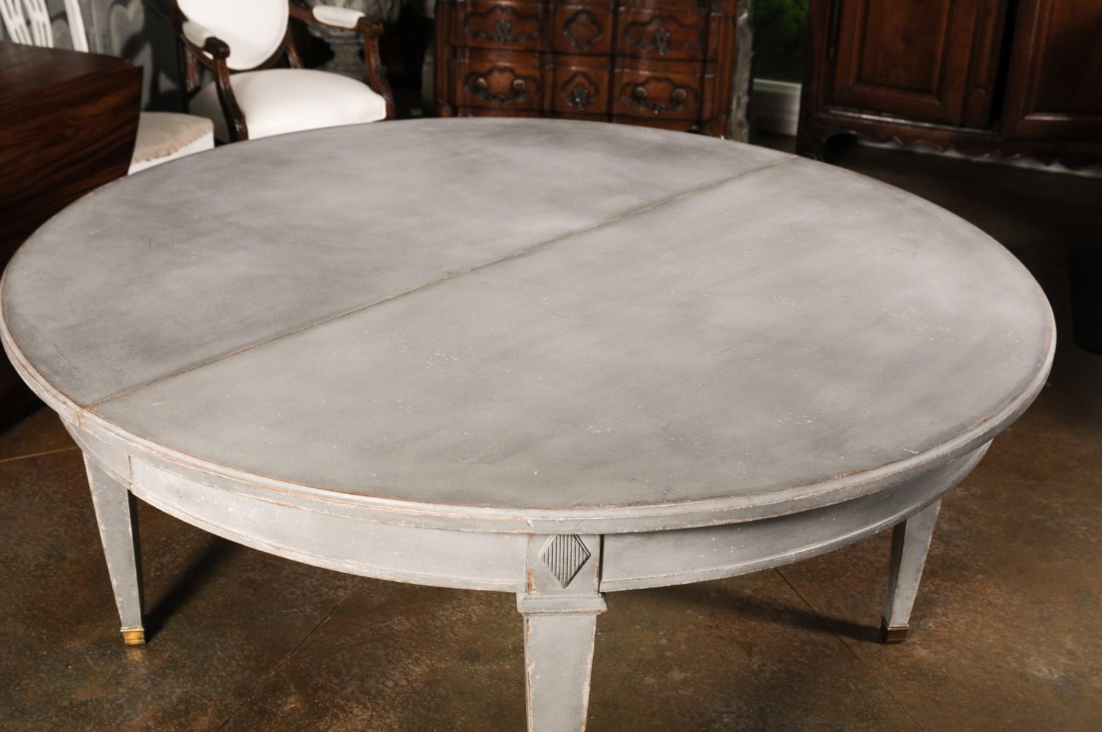 Swedish Gustavian Style 1900s Painted Oval Dining Room Table with Three Leaves 7