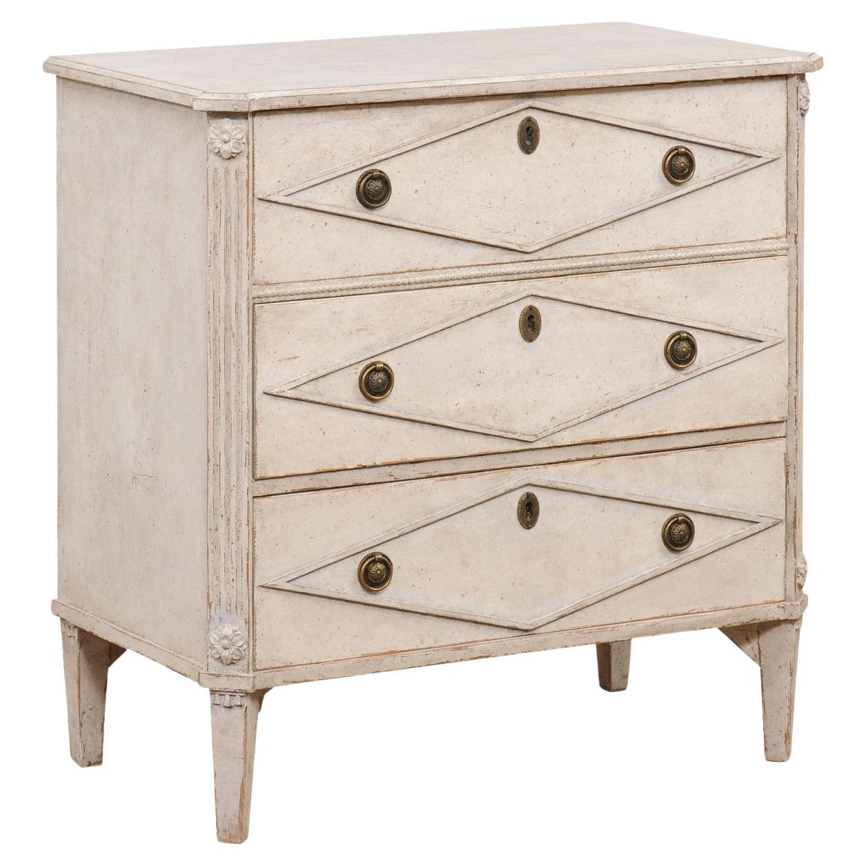 Swedish Gustavian Style 1900s Painted Three-Drawer Chest with Diamond Motifs For Sale