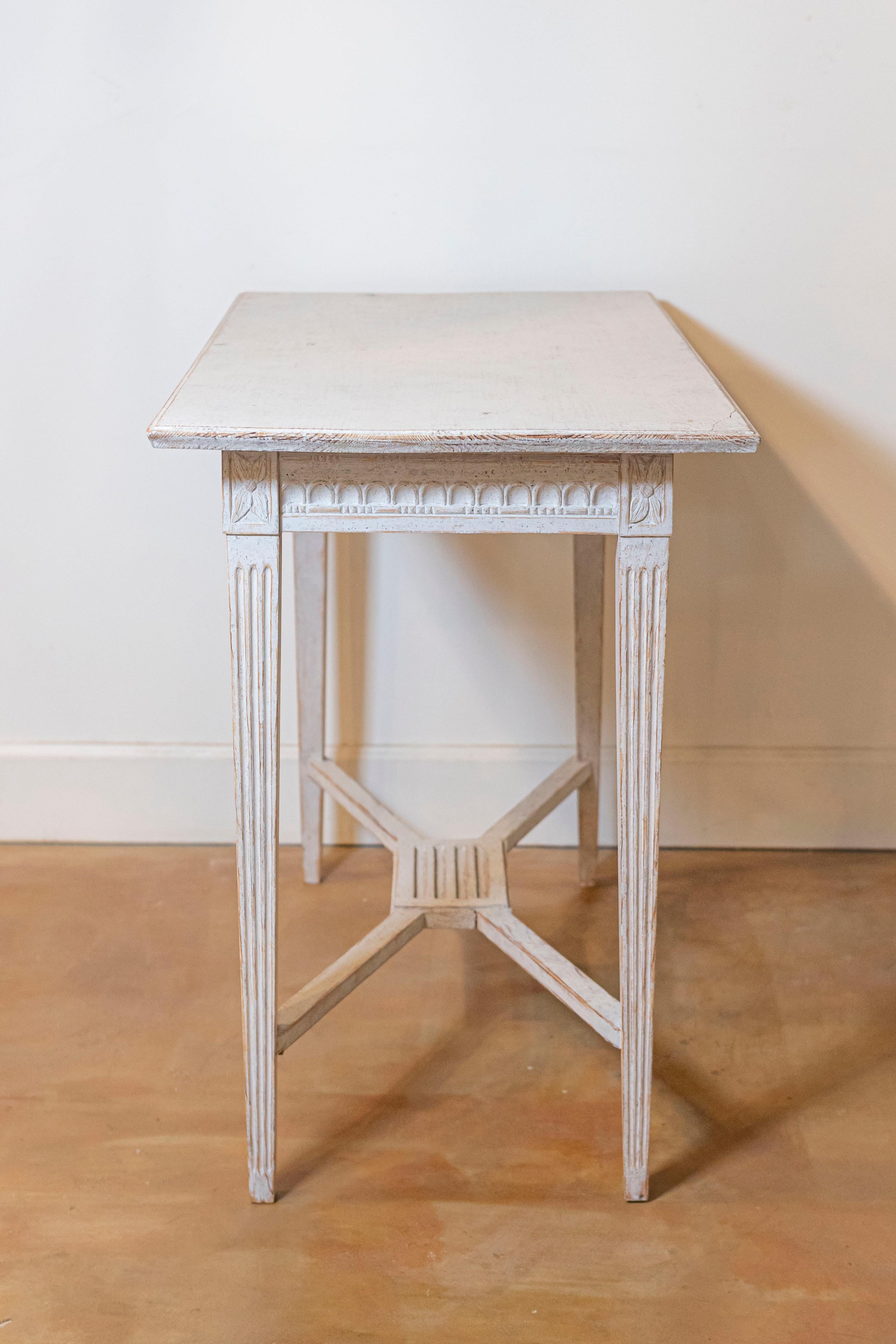 20th Century Swedish Gustavian Style 1900s Painted Wood Console Table with Carved Apron For Sale