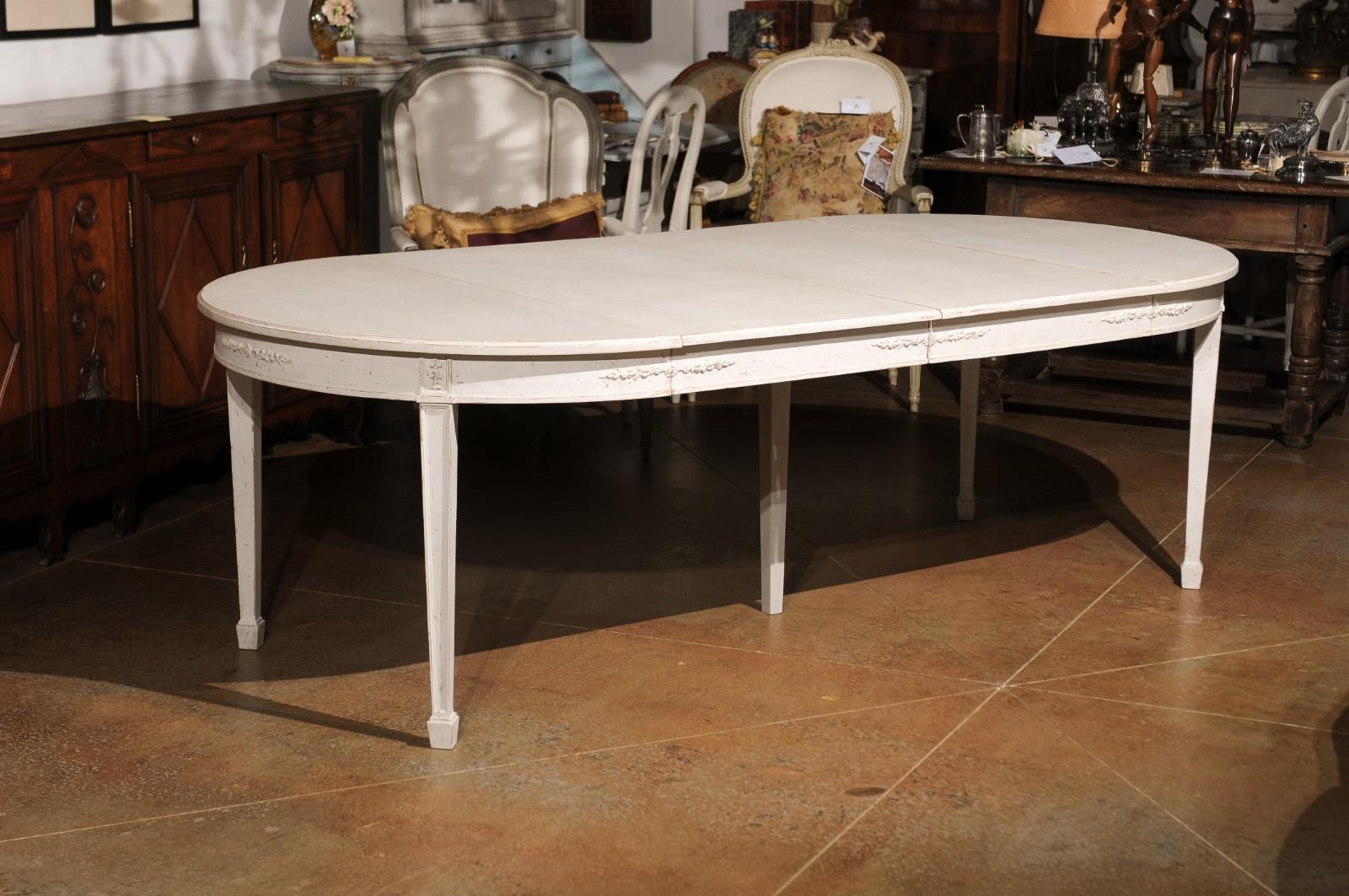 Wood Swedish Gustavian Style 1920s Painted Extension Dining Table with Four Leaves
