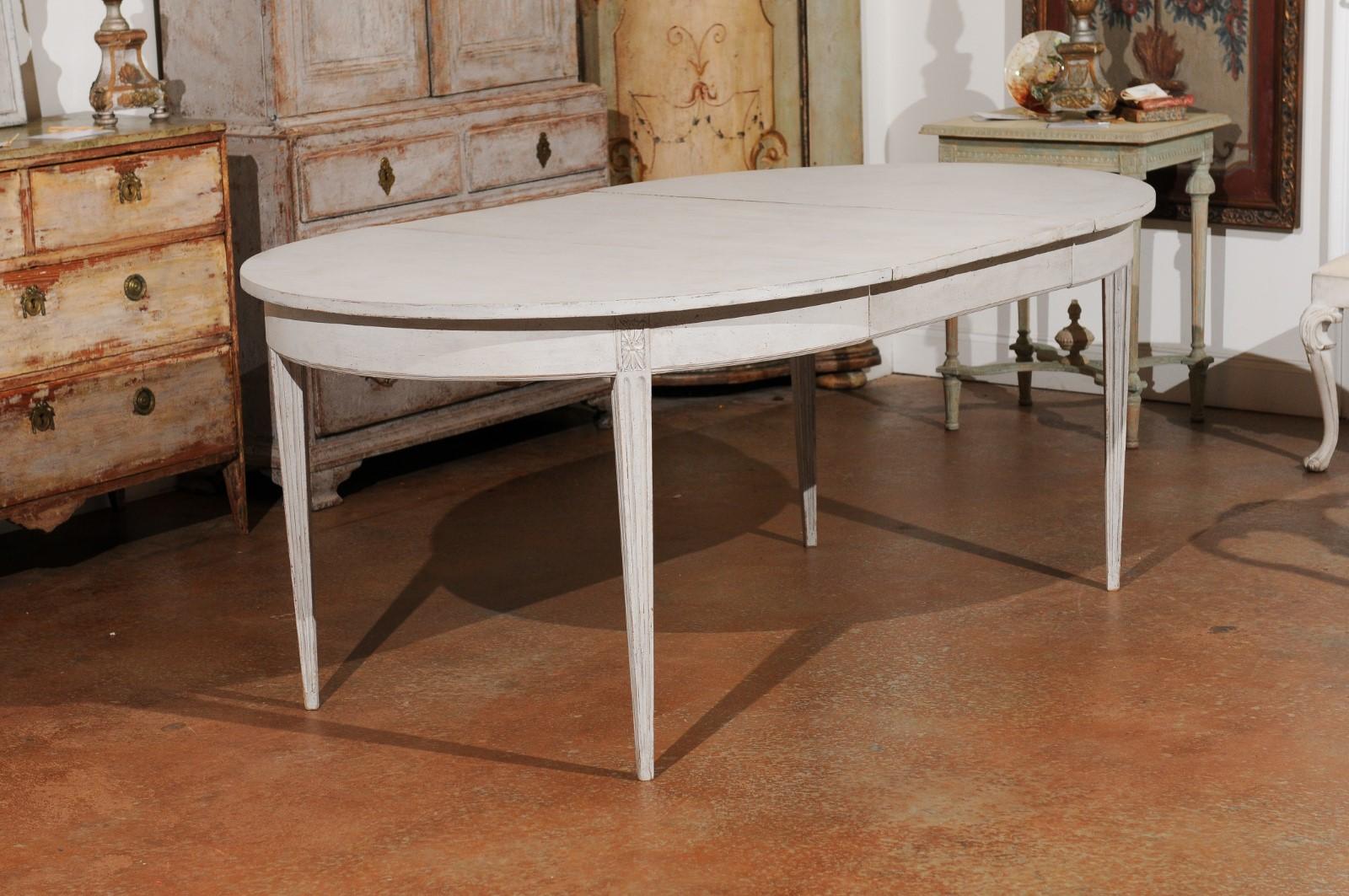 Swedish Gustavian Style 19th Century Extension Dining Table with Four Leaves 1