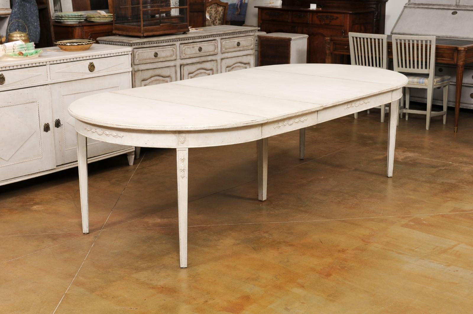 Swedish Gustavian Style 19th Century Extension Dining Table with Three Leaves 5