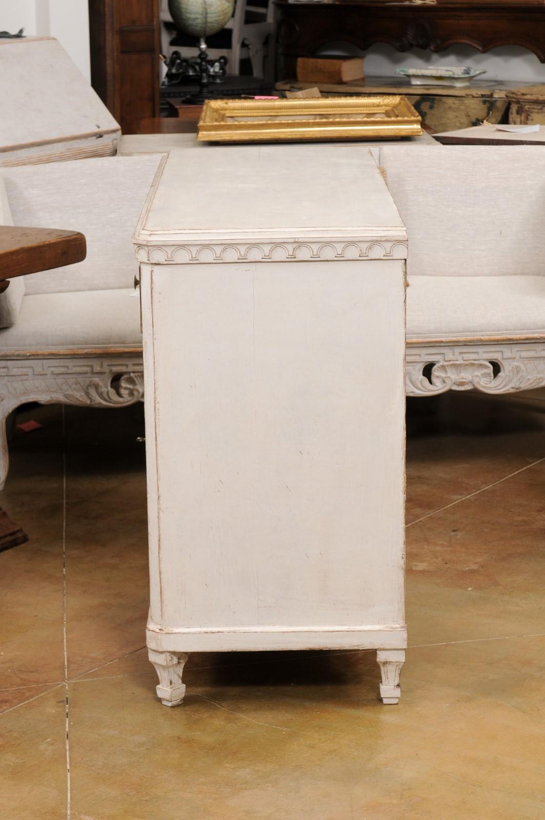 Swedish Gustavian Style 19th Century Painted Sideboard with Carved Motifs For Sale 6