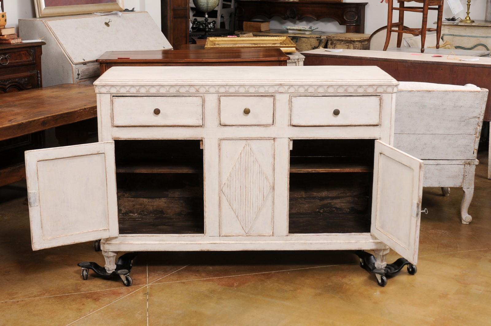 Swedish Gustavian Style 19th Century Painted Sideboard with Carved Motifs For Sale 9