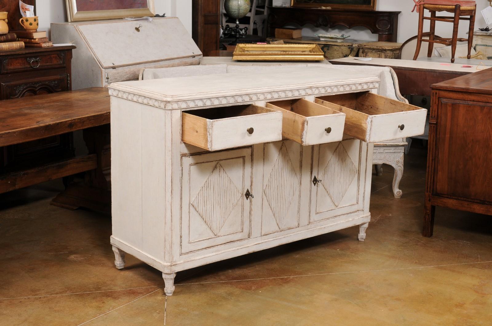Wood Swedish Gustavian Style 19th Century Painted Sideboard with Carved Motifs For Sale