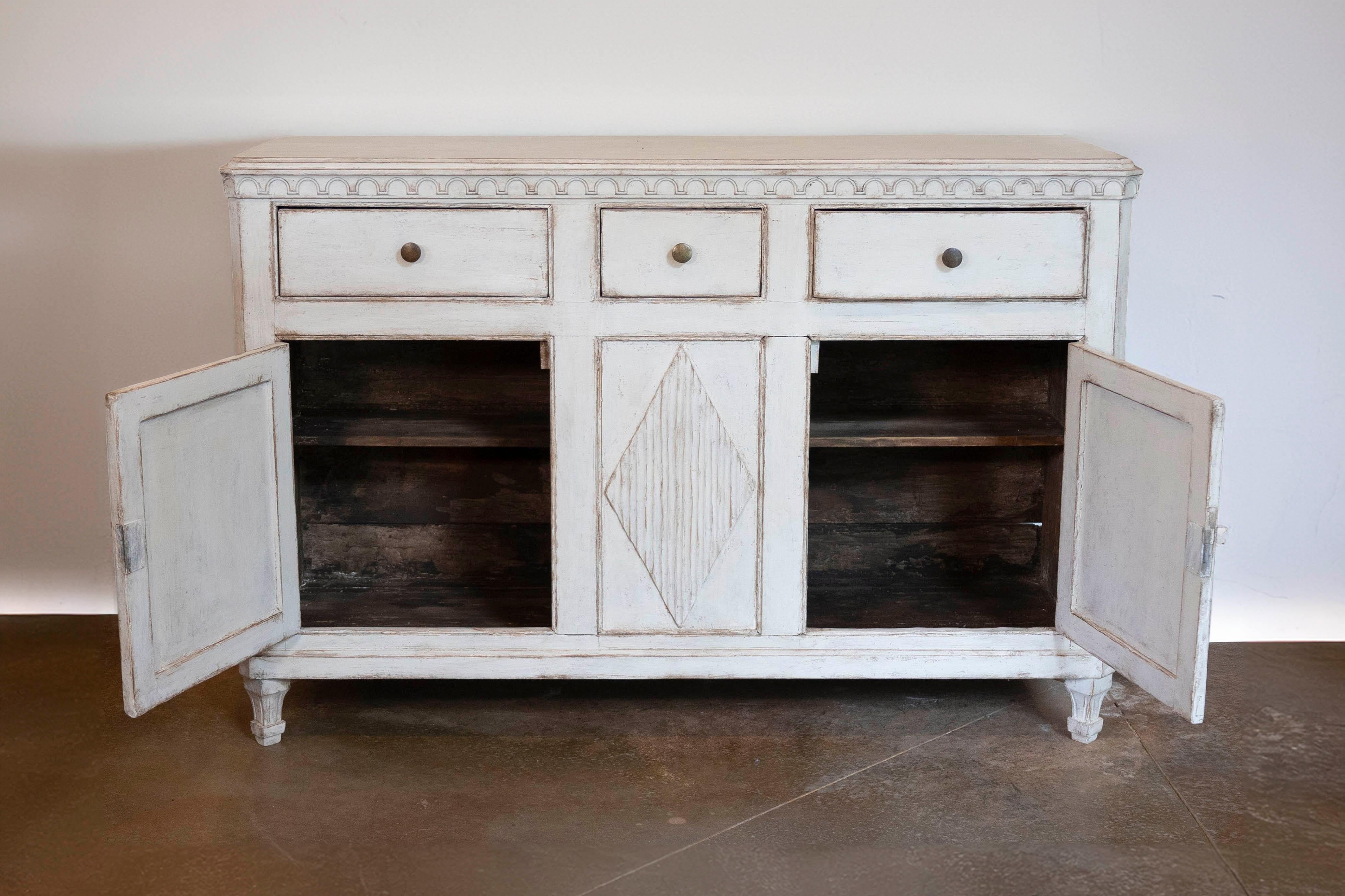 Swedish Gustavian Style 19th Century Painted Sideboard with Carved Motifs 1