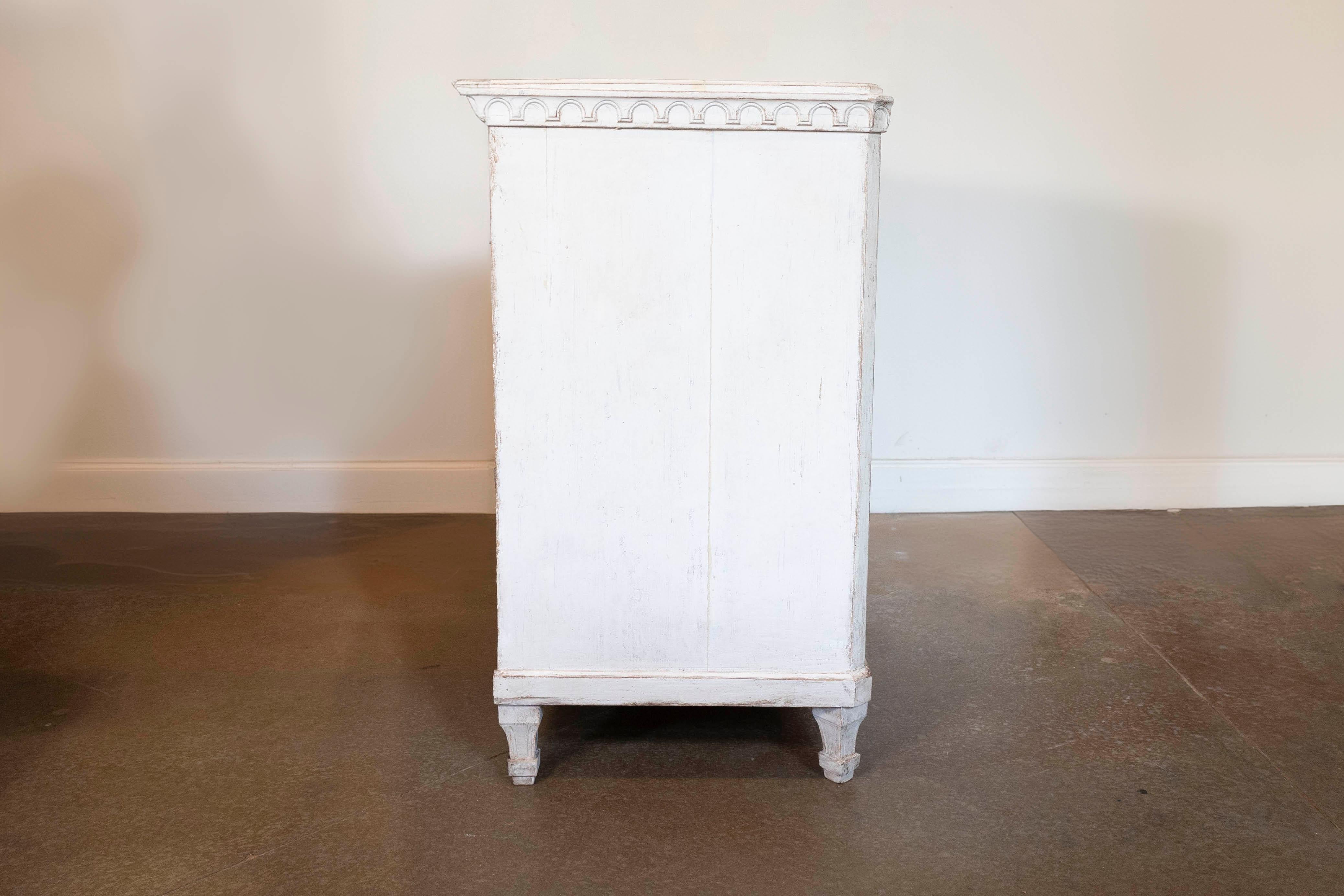 Swedish Gustavian Style 19th Century Painted Sideboard with Carved Motifs 2
