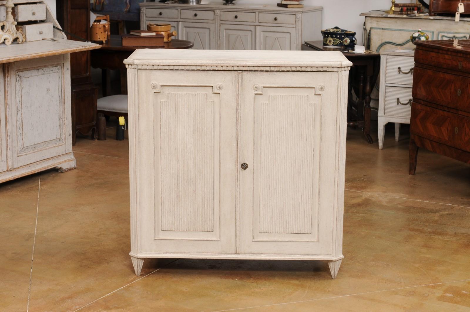 Swedish Gustavian Style 19th Century Painted Sideboard with Carved Reeded Doors For Sale 8
