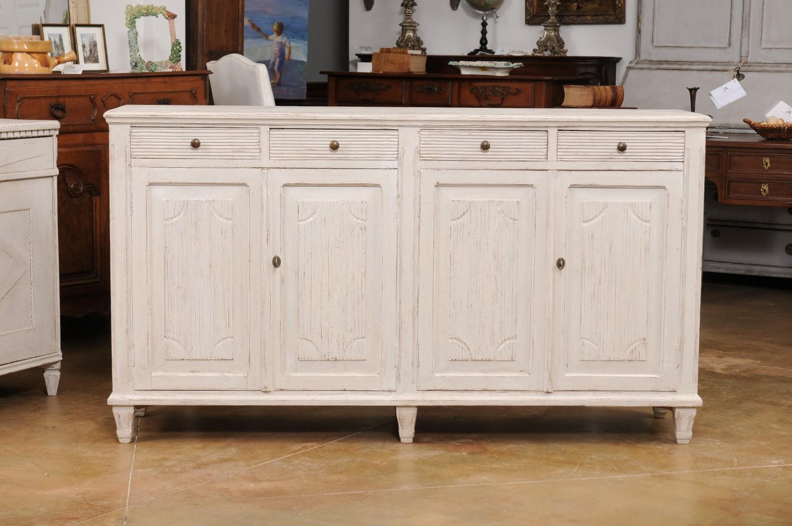 Swedish Gustavian Style 19th Century Painted Sideboard with Doors and Drawers For Sale 5