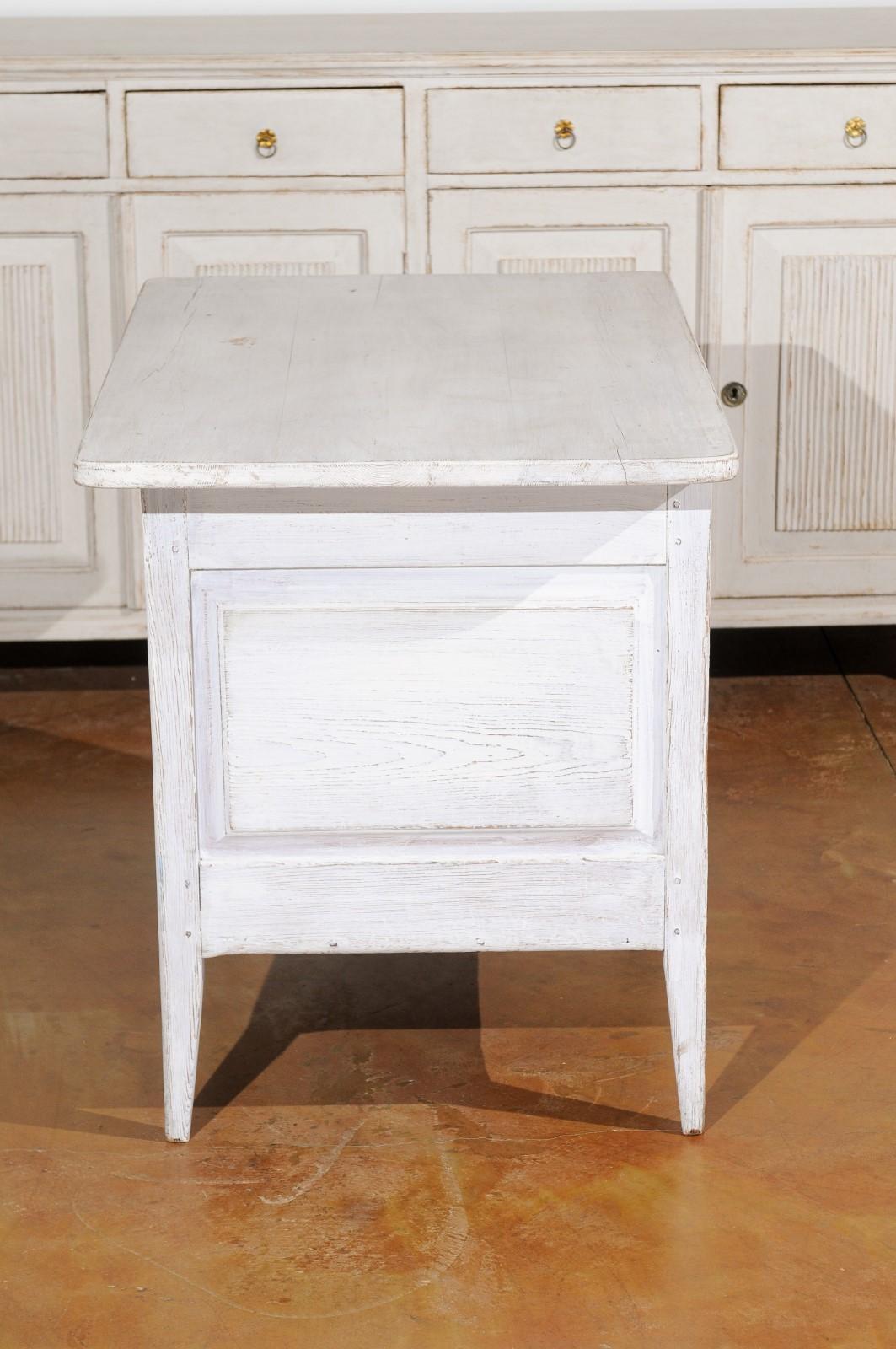 Swedish Gustavian Style 19th Century Painted Sideboard with Reeded Motifs For Sale 5